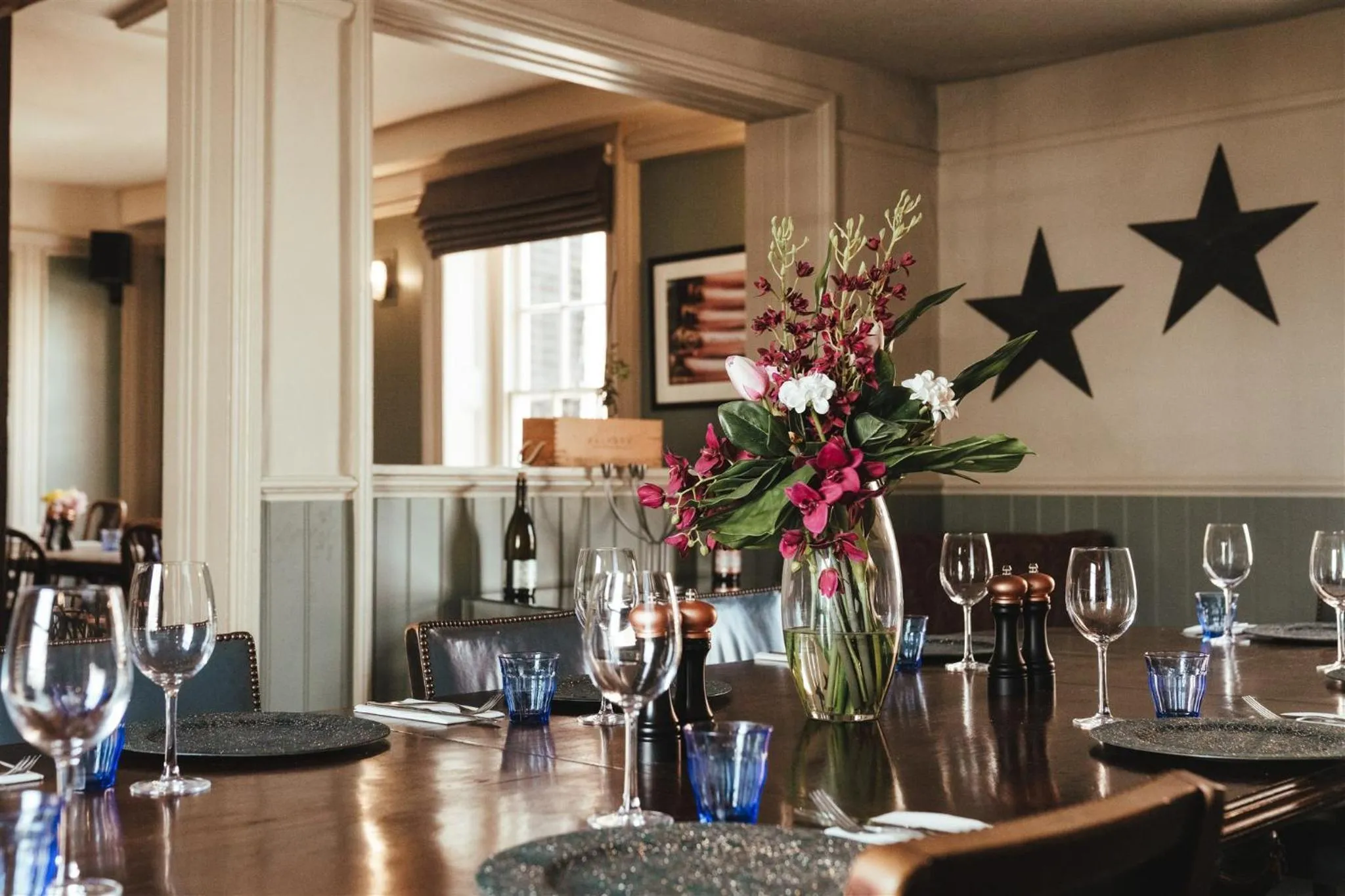 Restaurant/places to eat in The Ship Inn