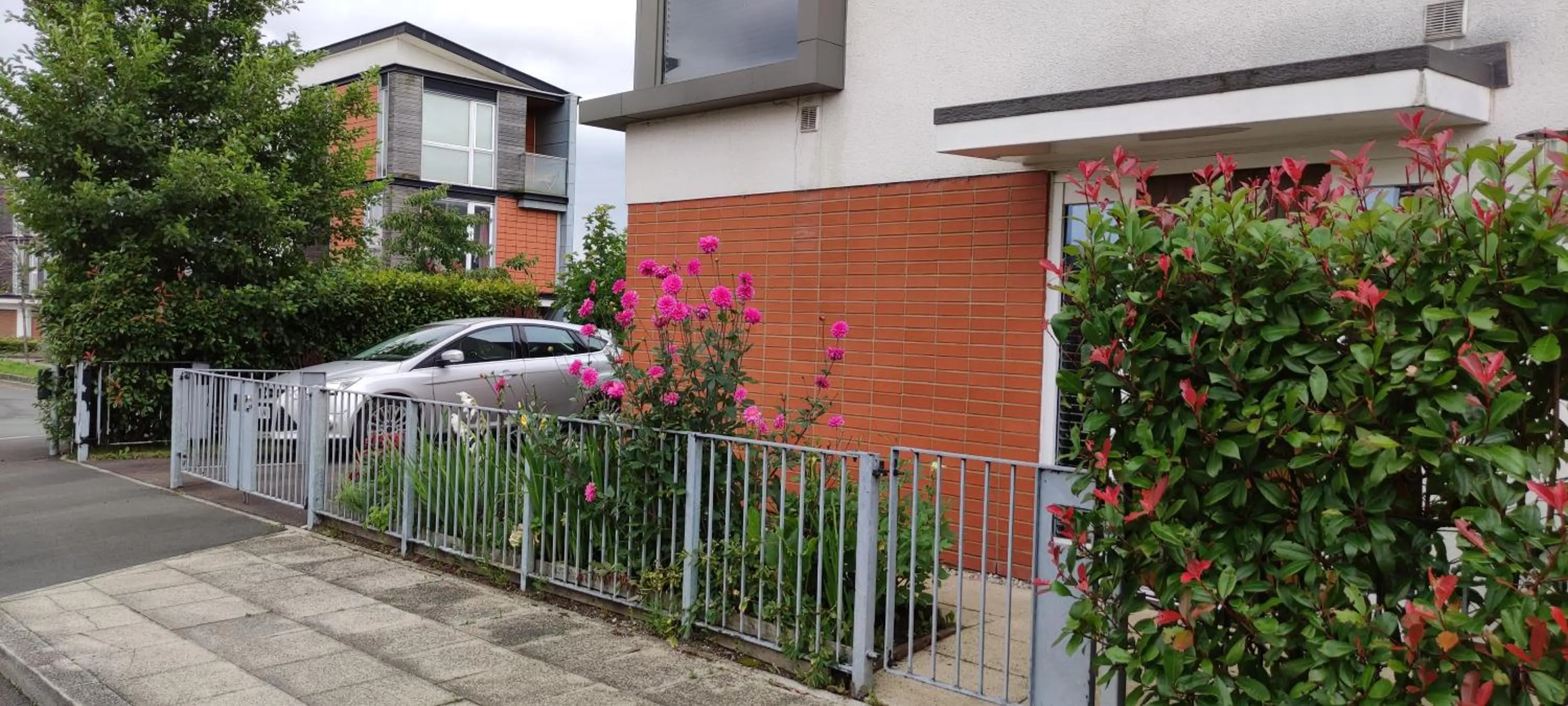 Facade/entrance in Arena House