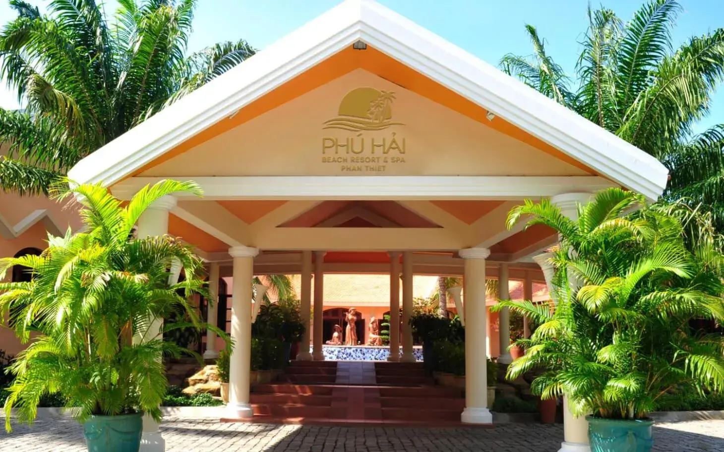 Facade/entrance in Phu Hai Beach Resort & Spa Phan Thiet Facade/entrance in Phu Hai Beach Resort & Spa Phan Thiet