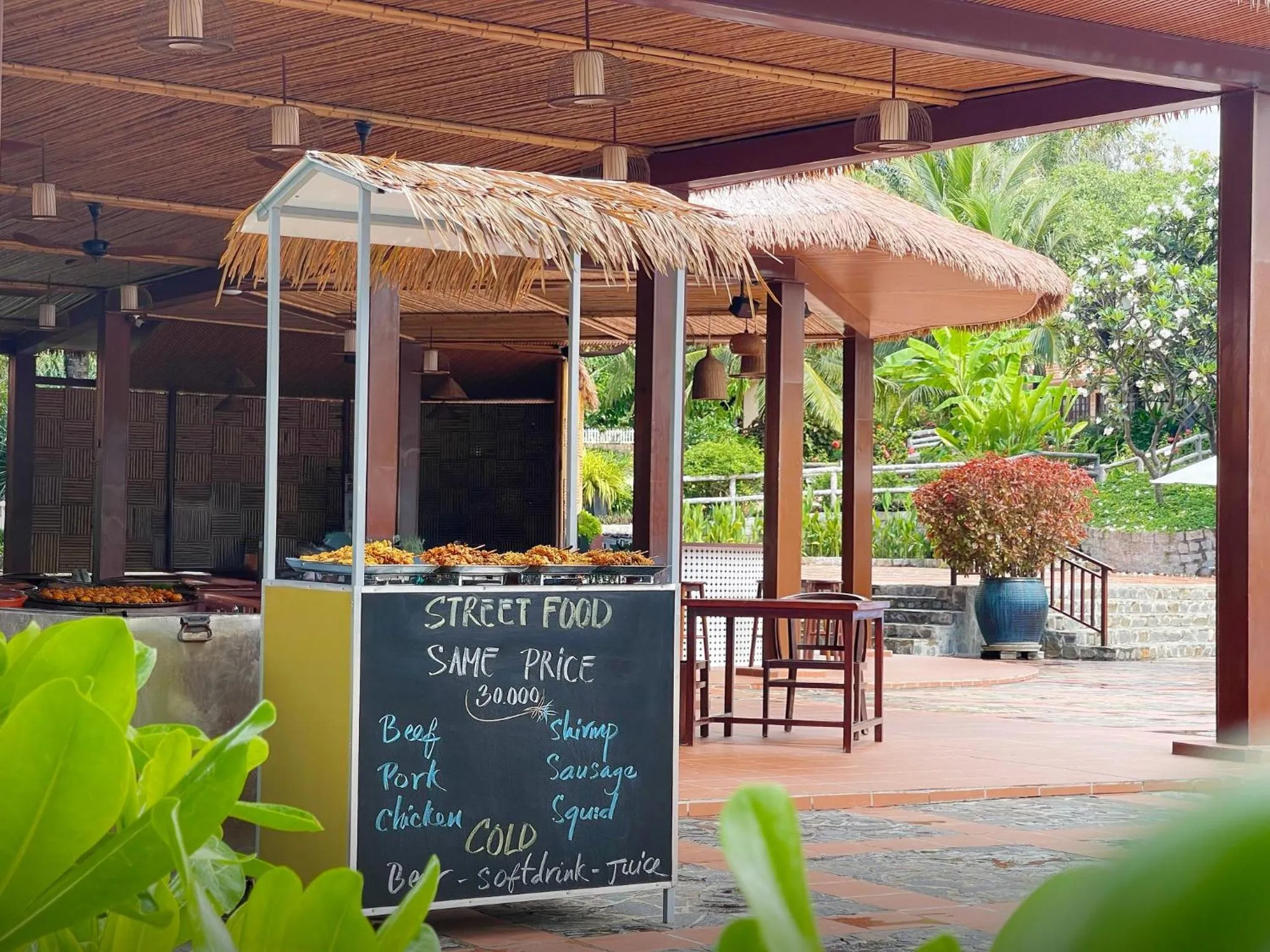 Food and drinks in Phu Hai Beach Resort & Spa Phan Thiet