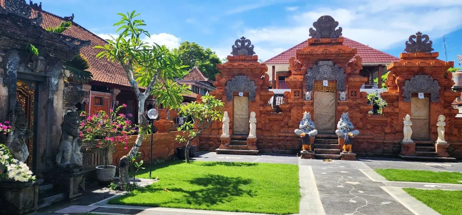 Garden in Stana Puri Gopa Hotel
