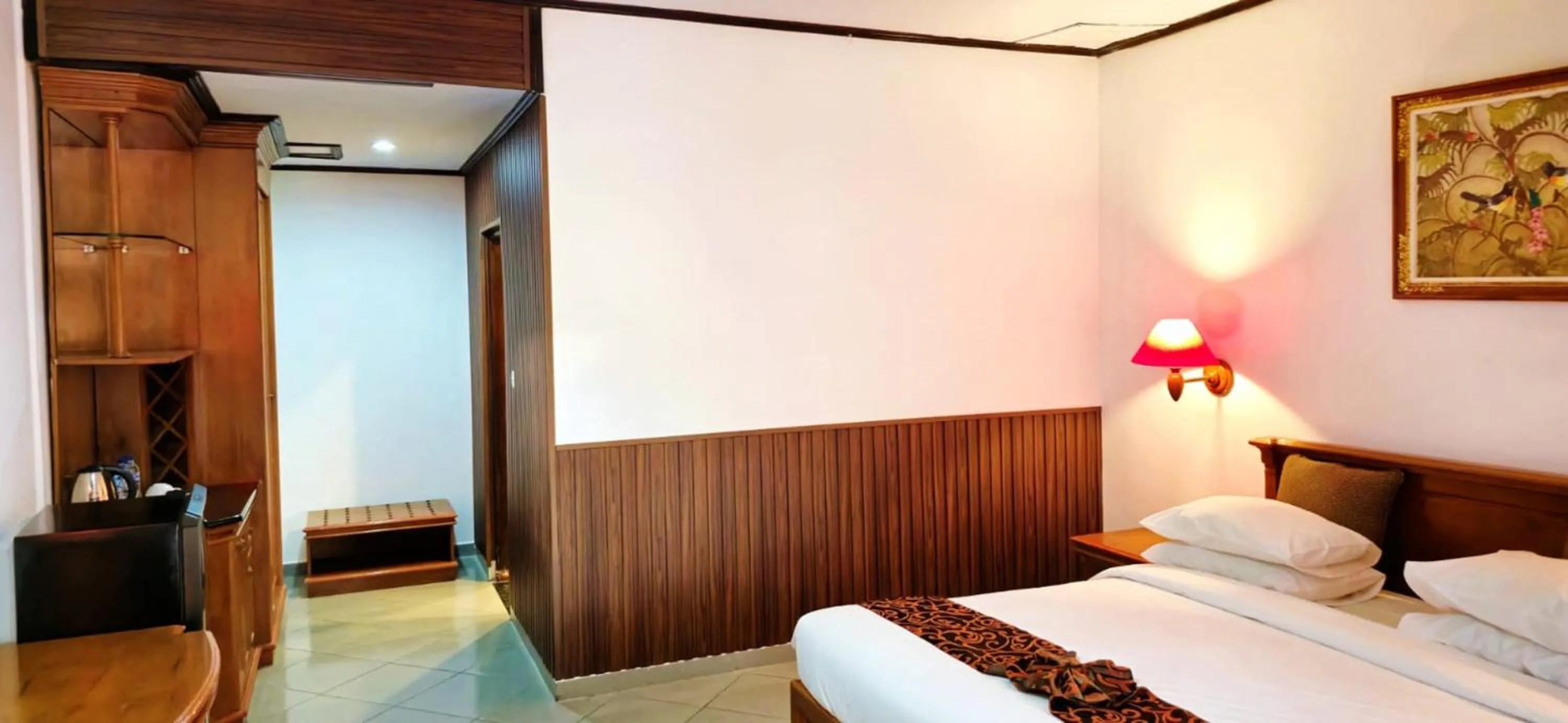 Property building, Bed in Stana Puri Gopa Hotel