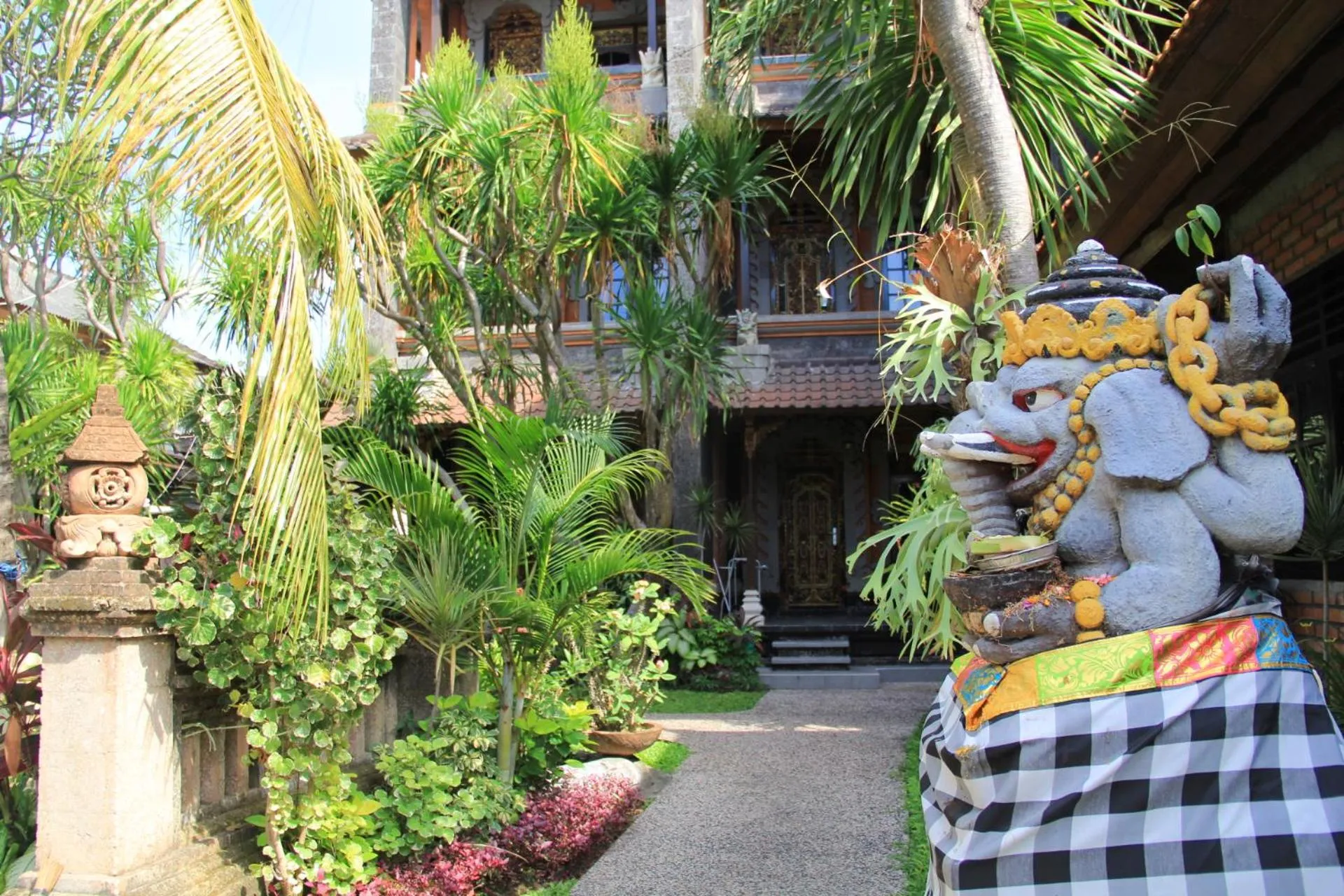 Garden view in Stana Puri Gopa Hotel