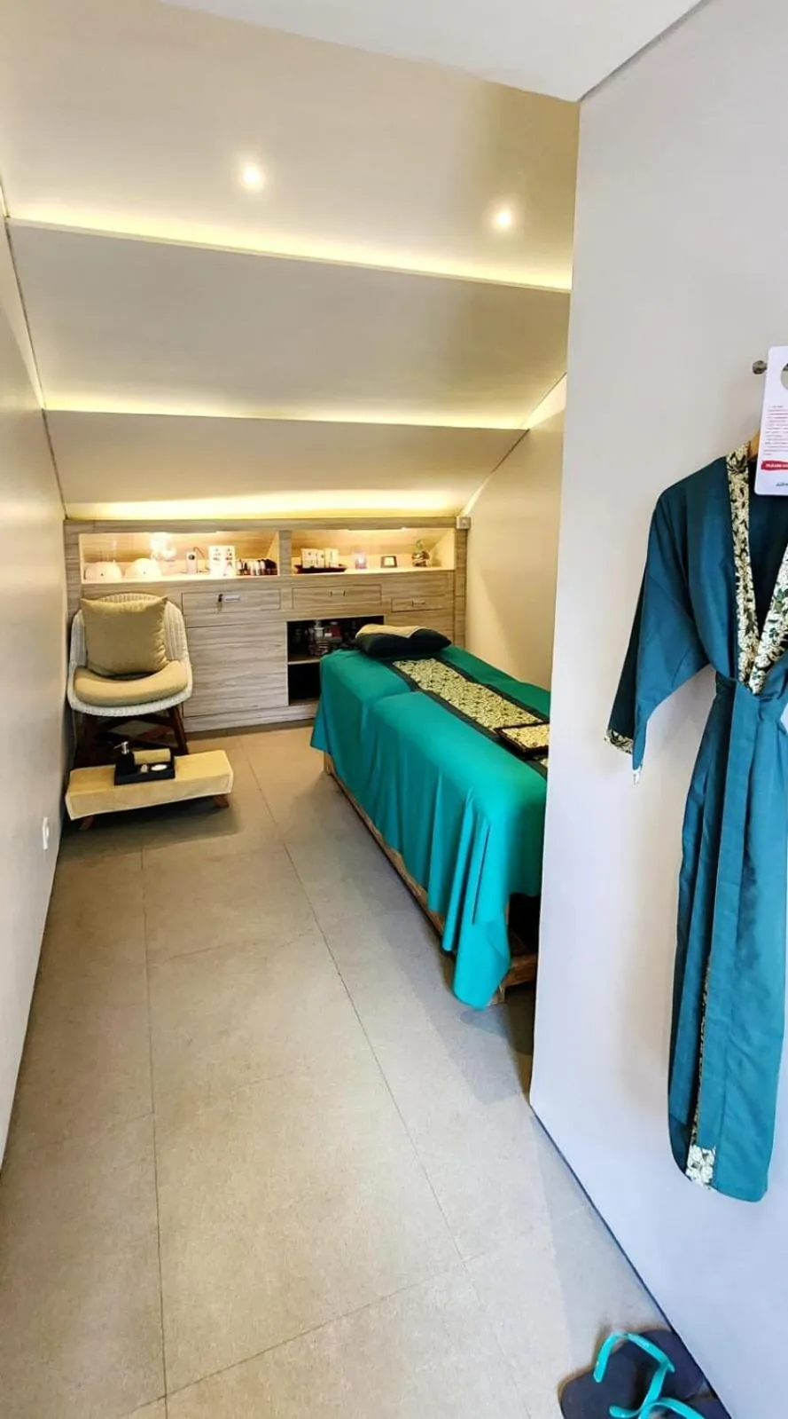 Bed in Stana Puri Gopa Hotel