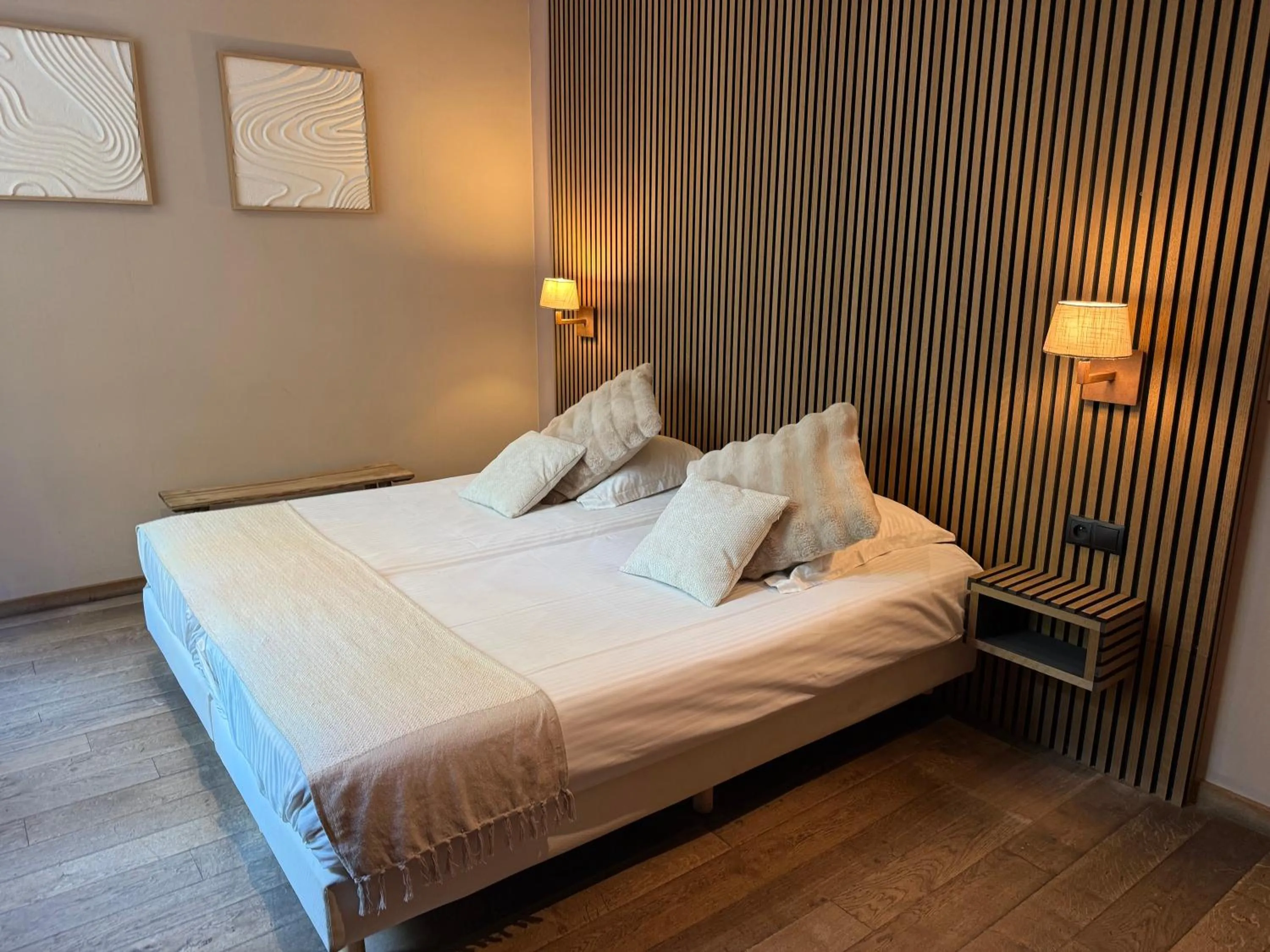 Bed in Hotel Giorgi et logements insolites-jacuzzi privé