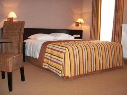 Bed in Hotel Giorgi et logements insolites-jacuzzi privé