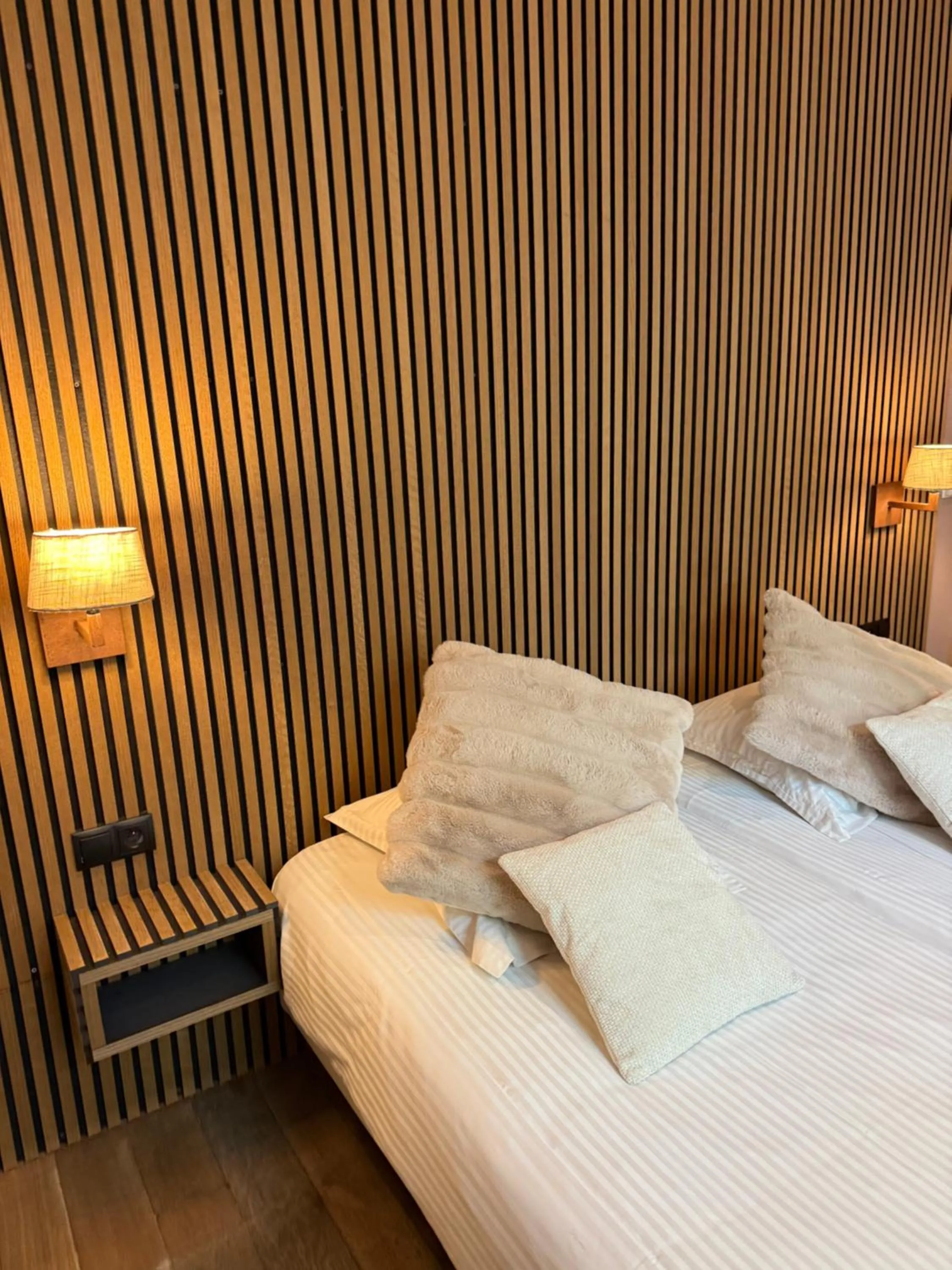 Bed in Hotel Giorgi et logements insolites-jacuzzi privé