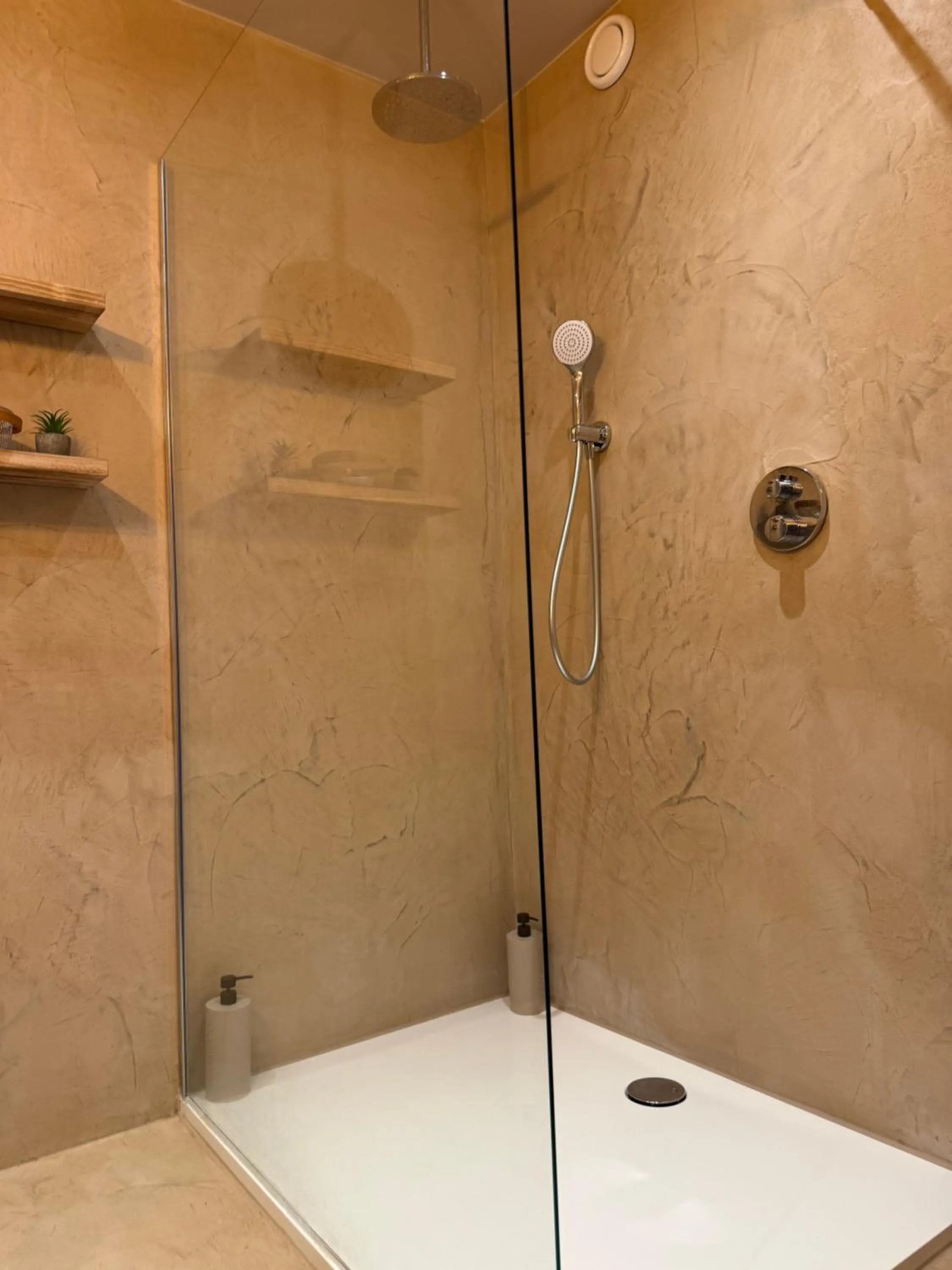 Hotel Giorgi et logements insolites-jacuzzi privé