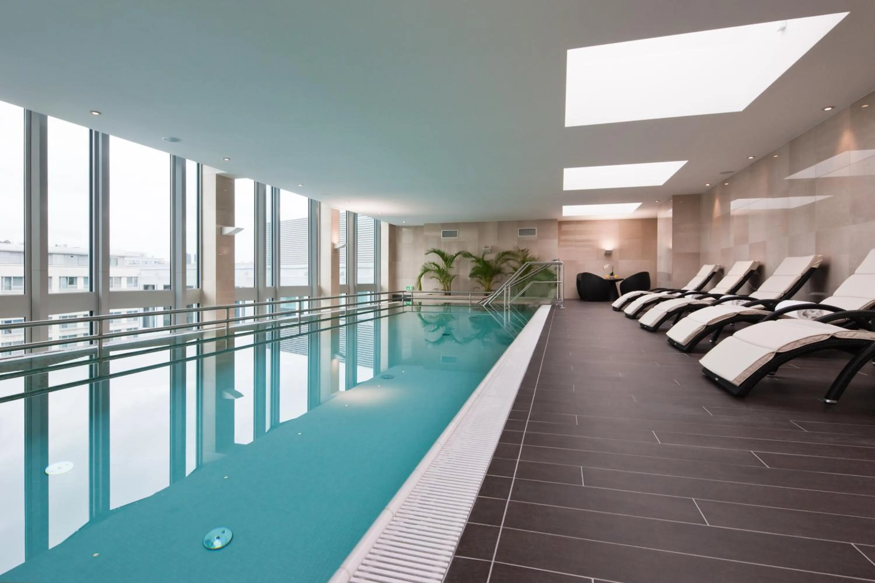 Swimming pool in Eurostars Berlin