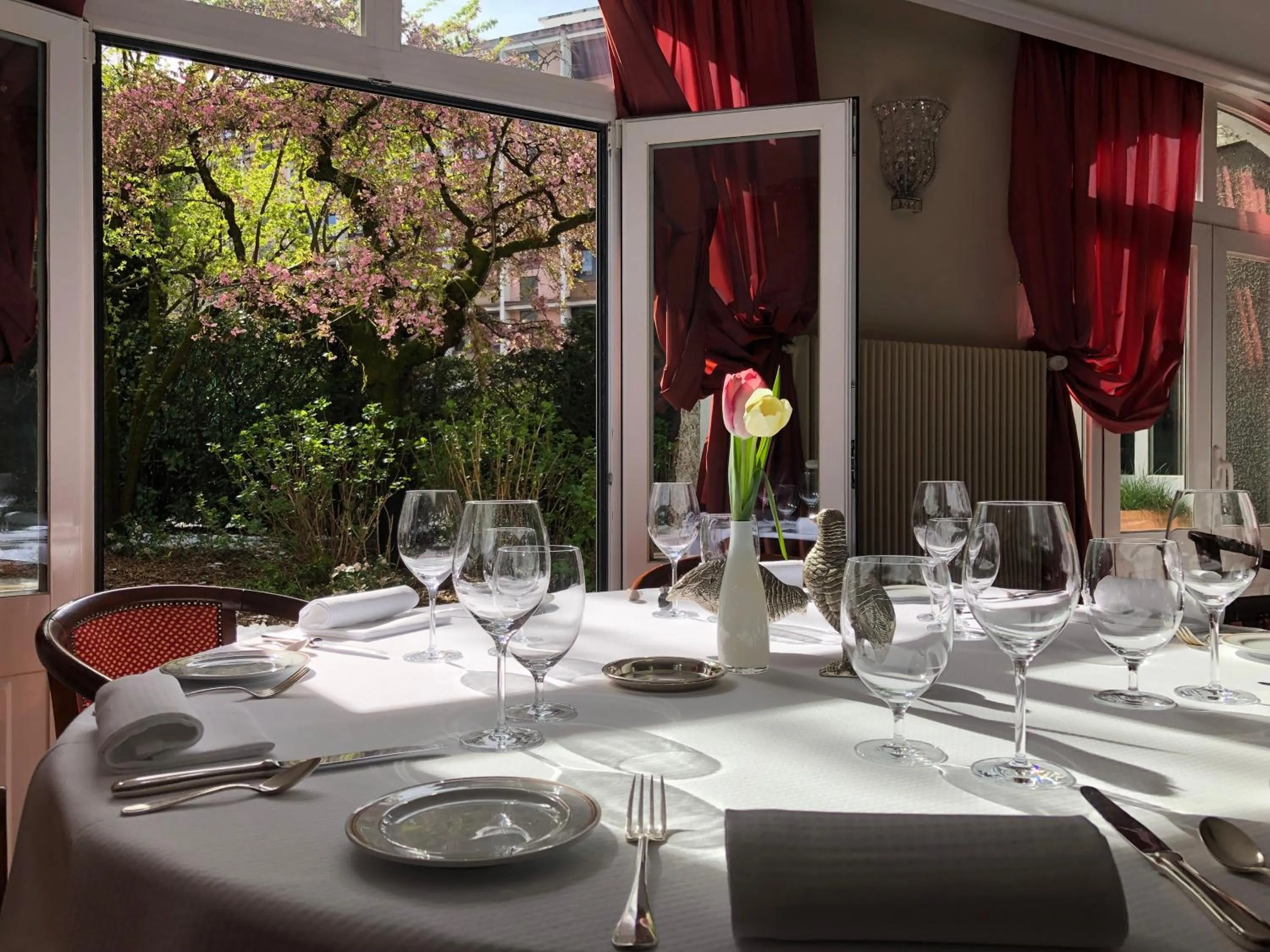 Restaurant/places to eat in Hôtel Restaurant Million