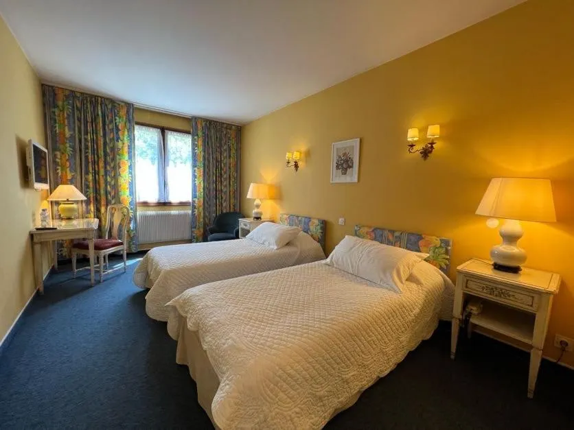 Bed in Hôtel Restaurant Million