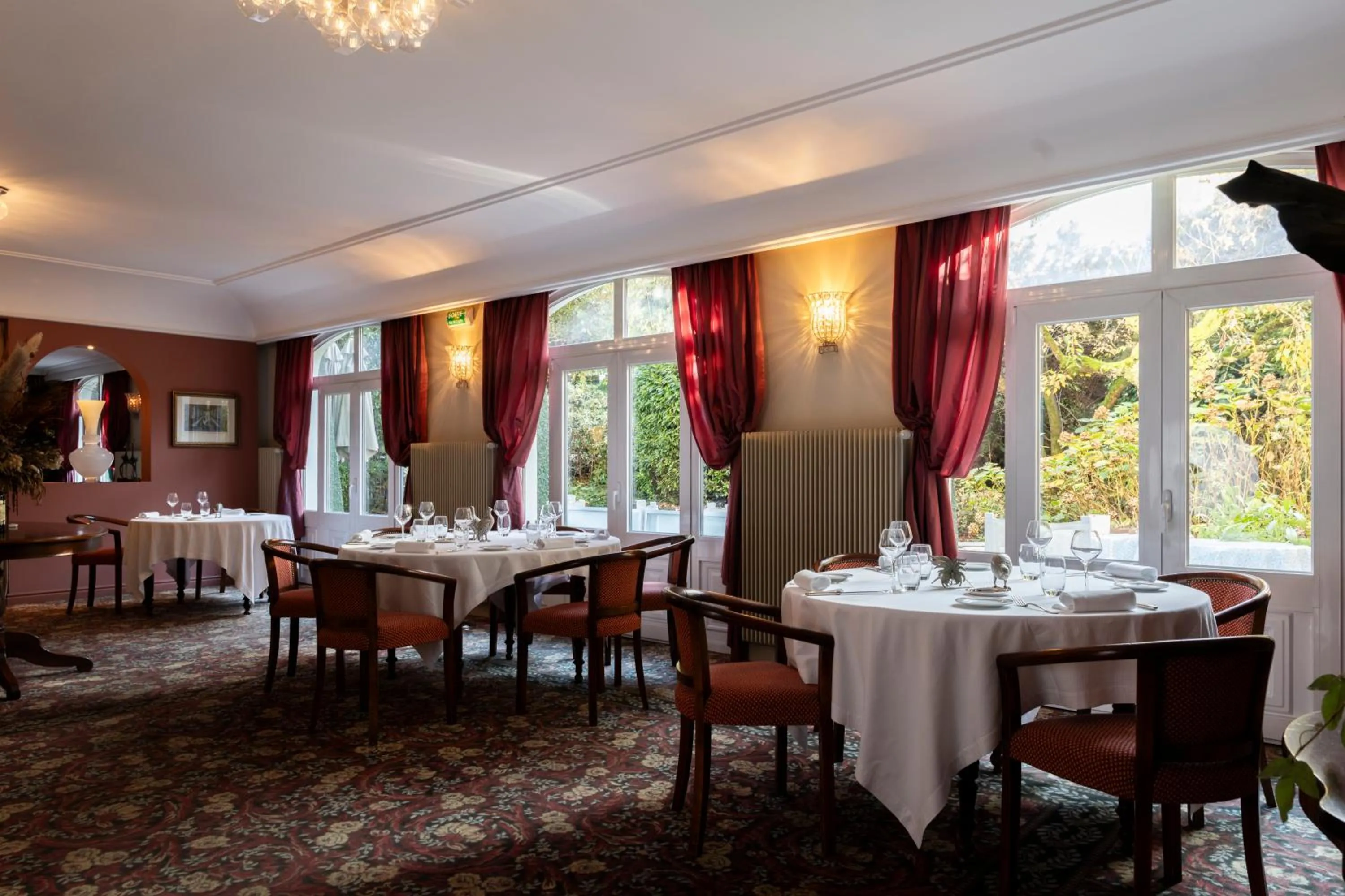 Restaurant/places to eat in Hôtel Restaurant Million