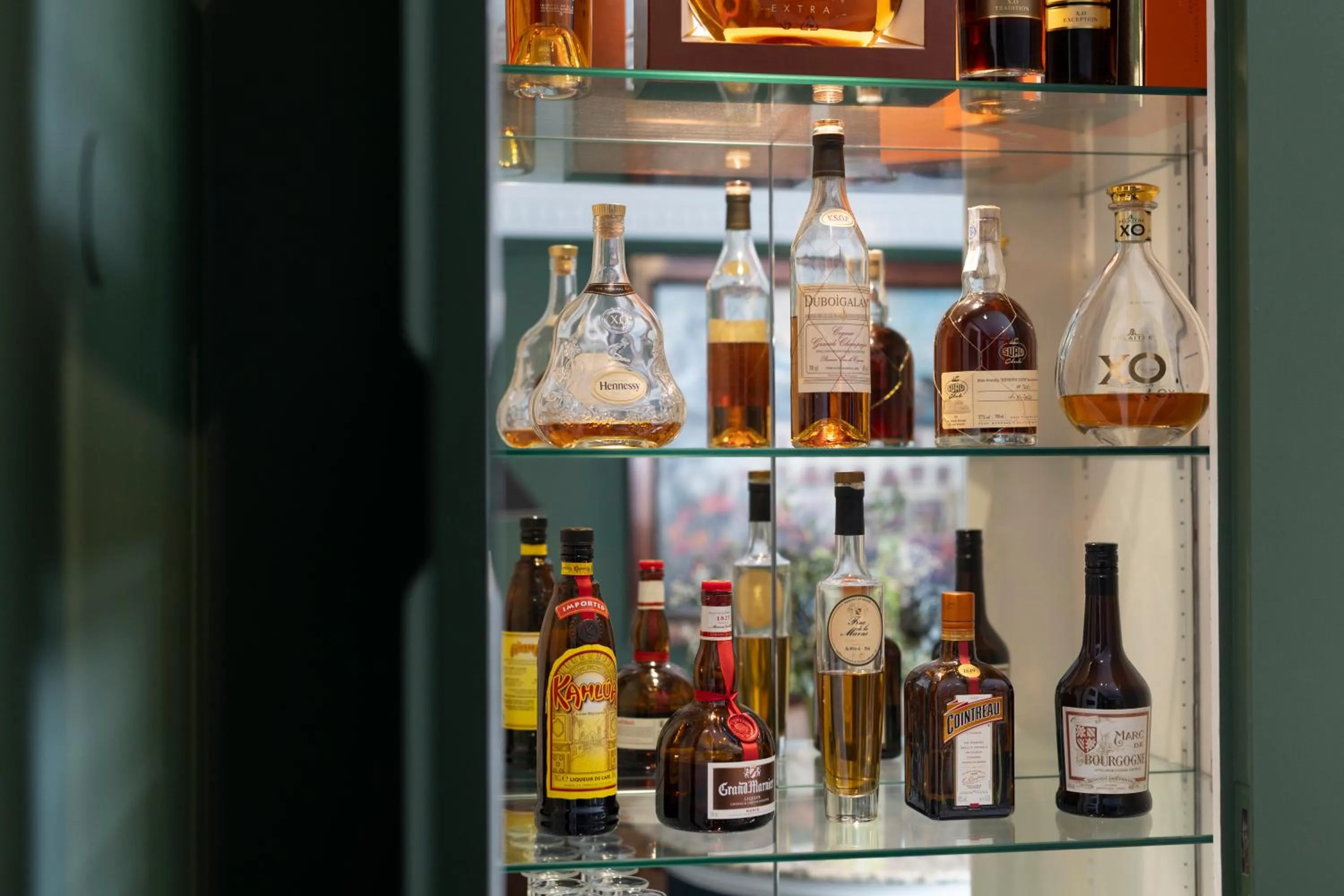 Drinks in Hôtel Restaurant Million