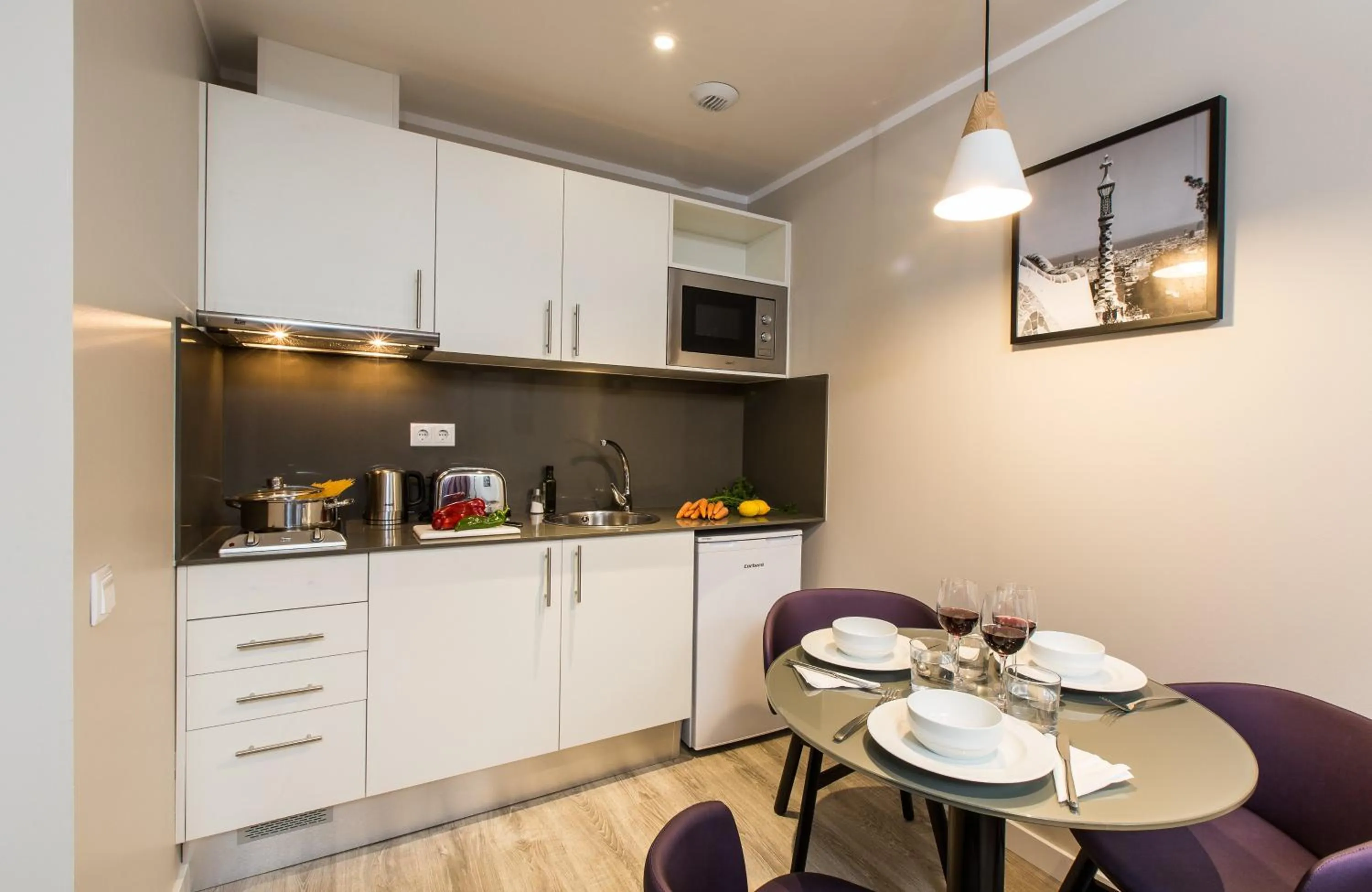 Kitchen or kitchenette in Leonardo Boutique Hotel Barcelona Sagrada Familia