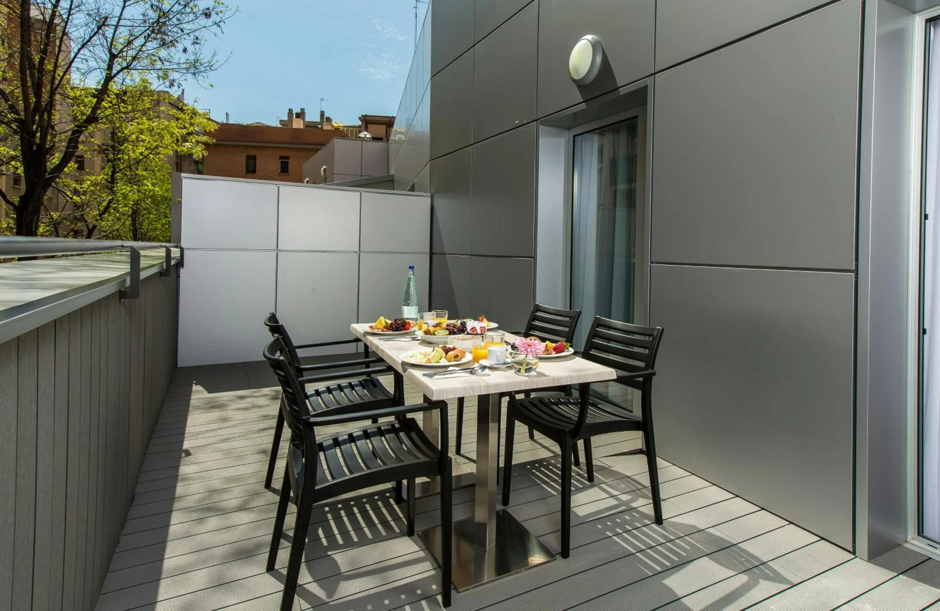 Photo of the whole room in Leonardo Boutique Hotel Barcelona Sagrada Familia