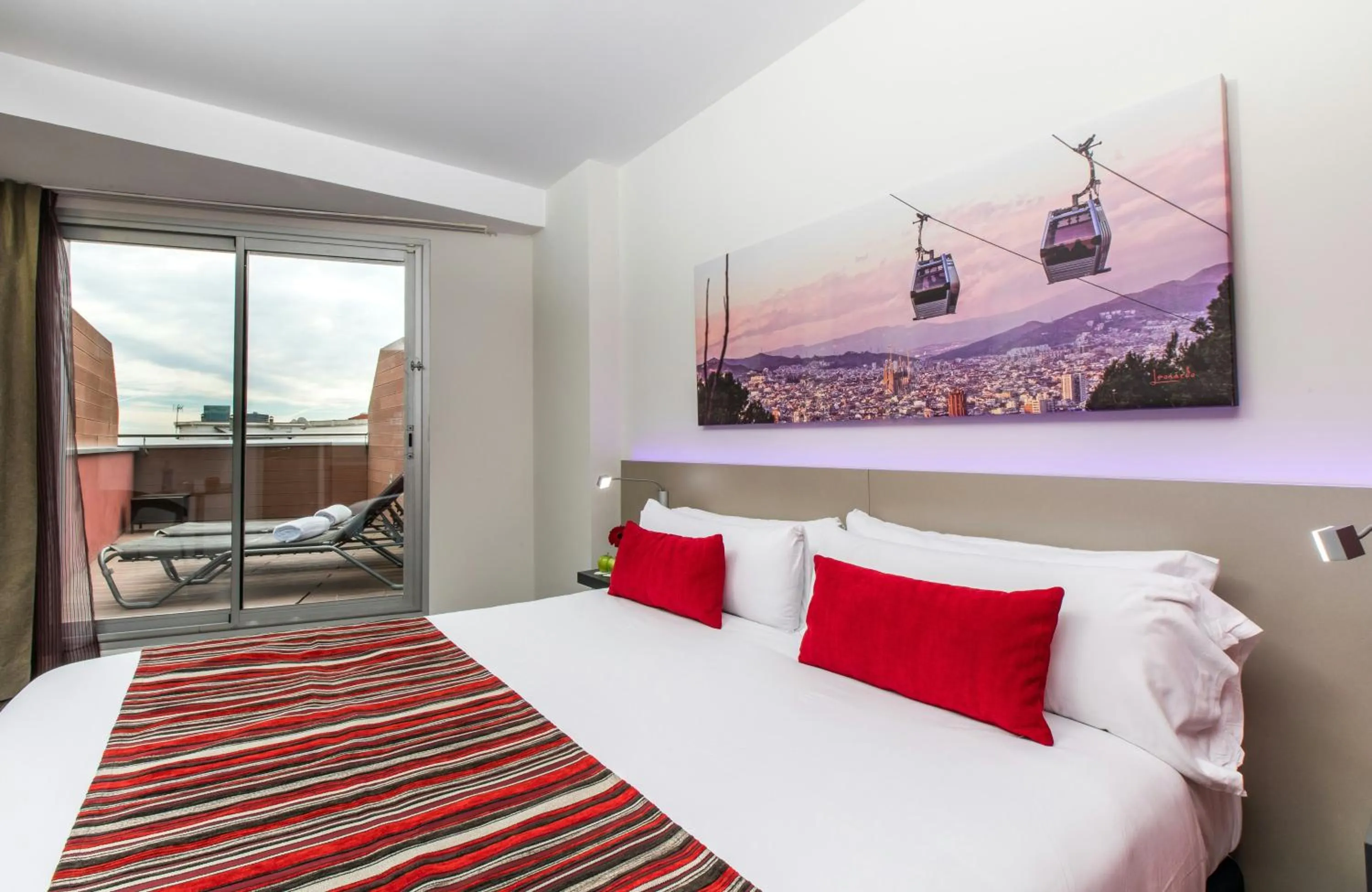 Photo of the whole room, Bed in Leonardo Boutique Hotel Barcelona Sagrada Familia