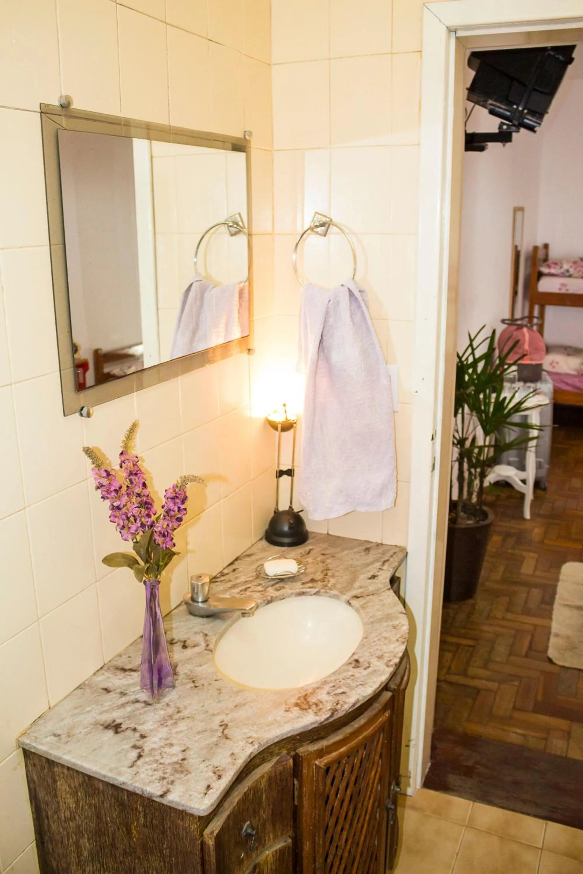 Flor de Lis Hostel