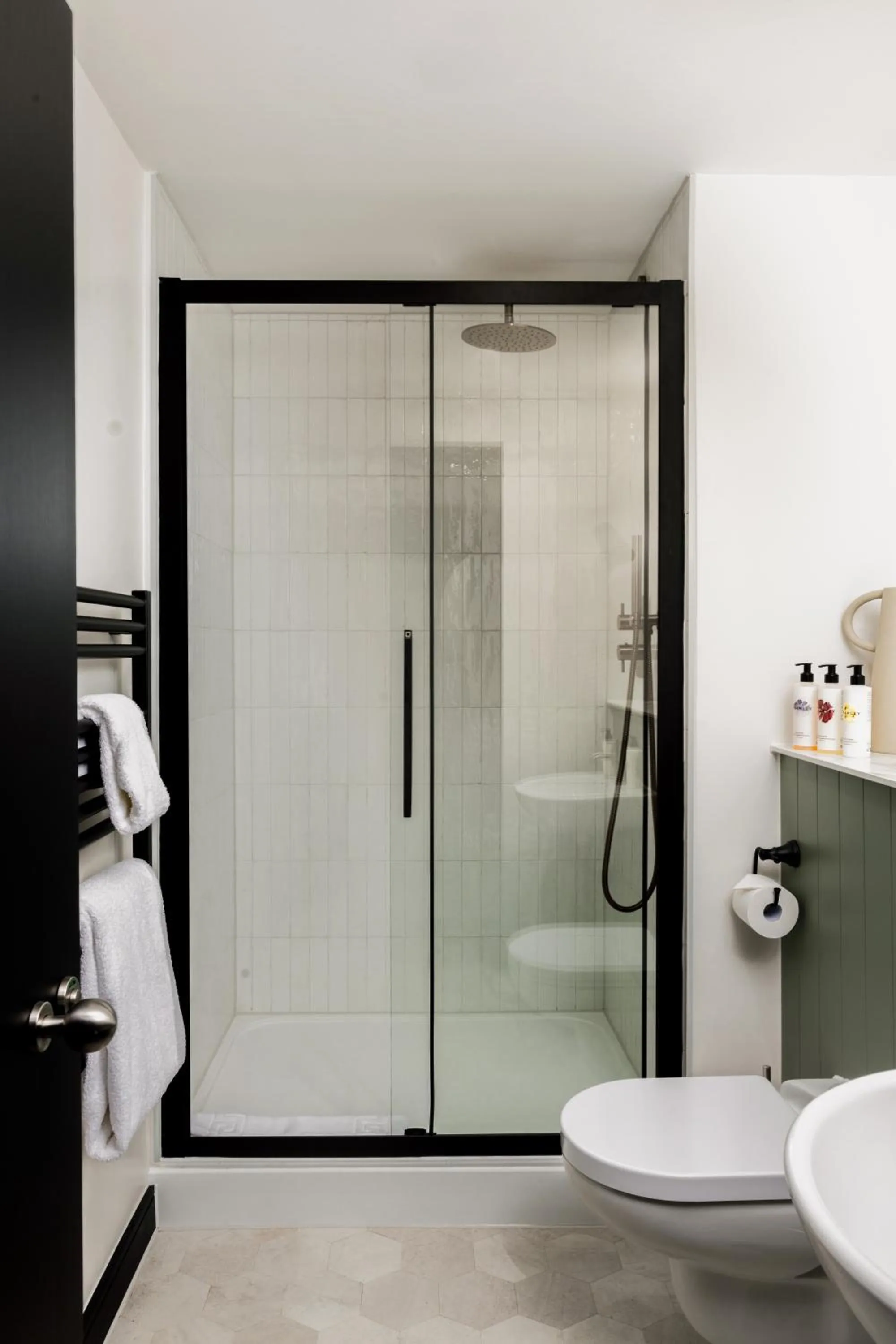 Shower in Native Kings Wardrobe, St Pauls