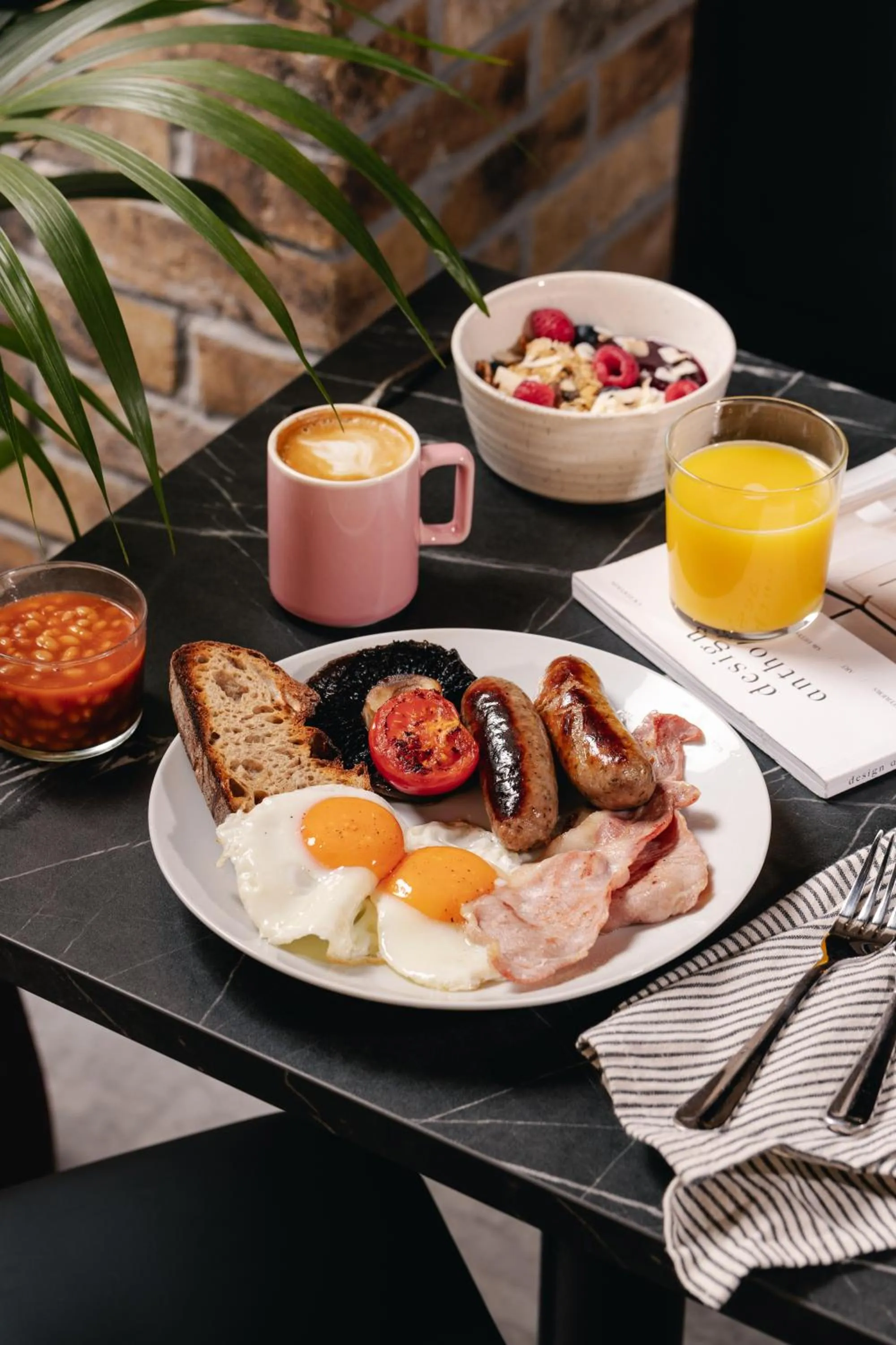 Food and drinks in Native Kings Wardrobe, St Pauls