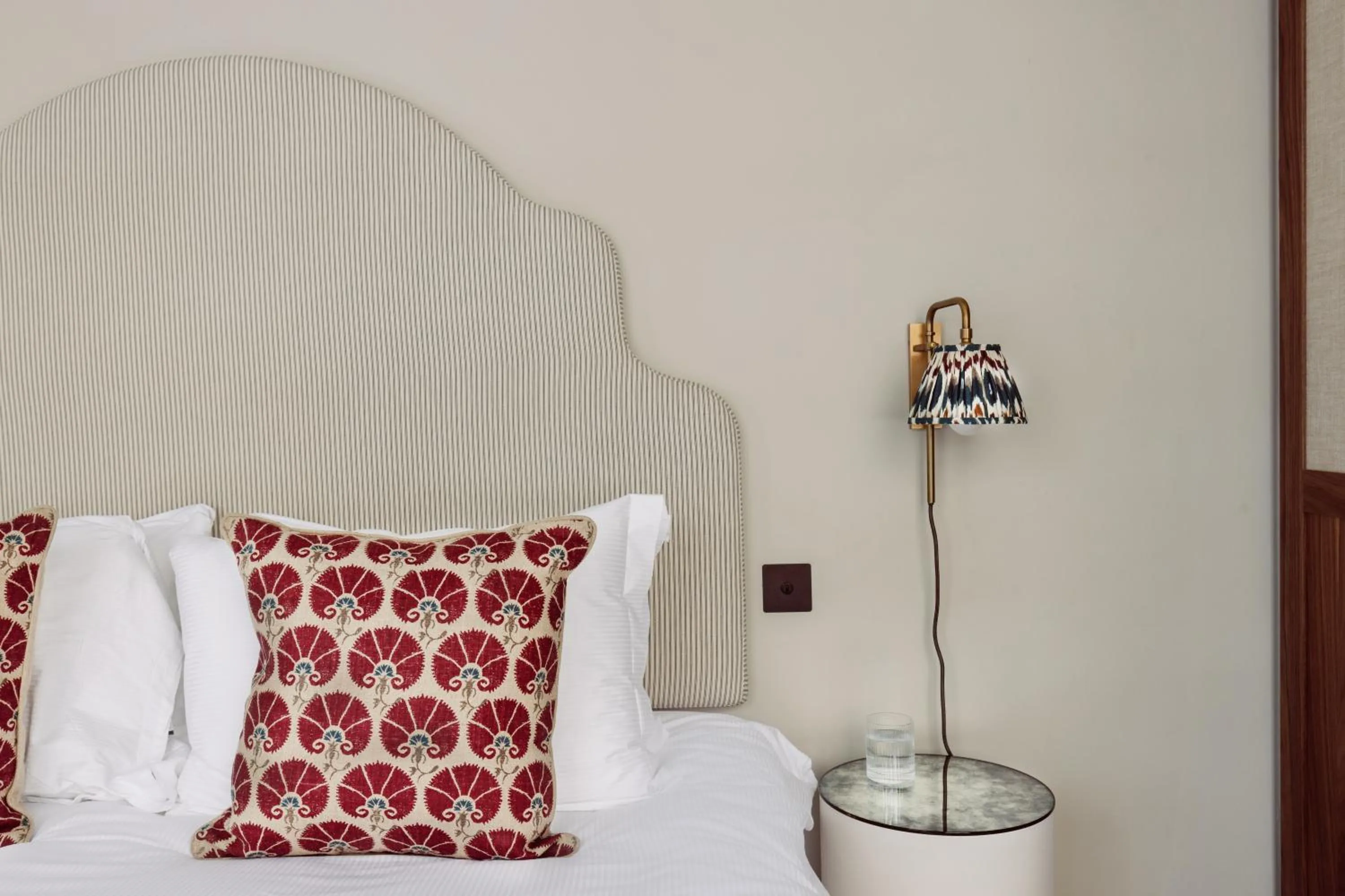 Bed in Native Kings Wardrobe, St Pauls