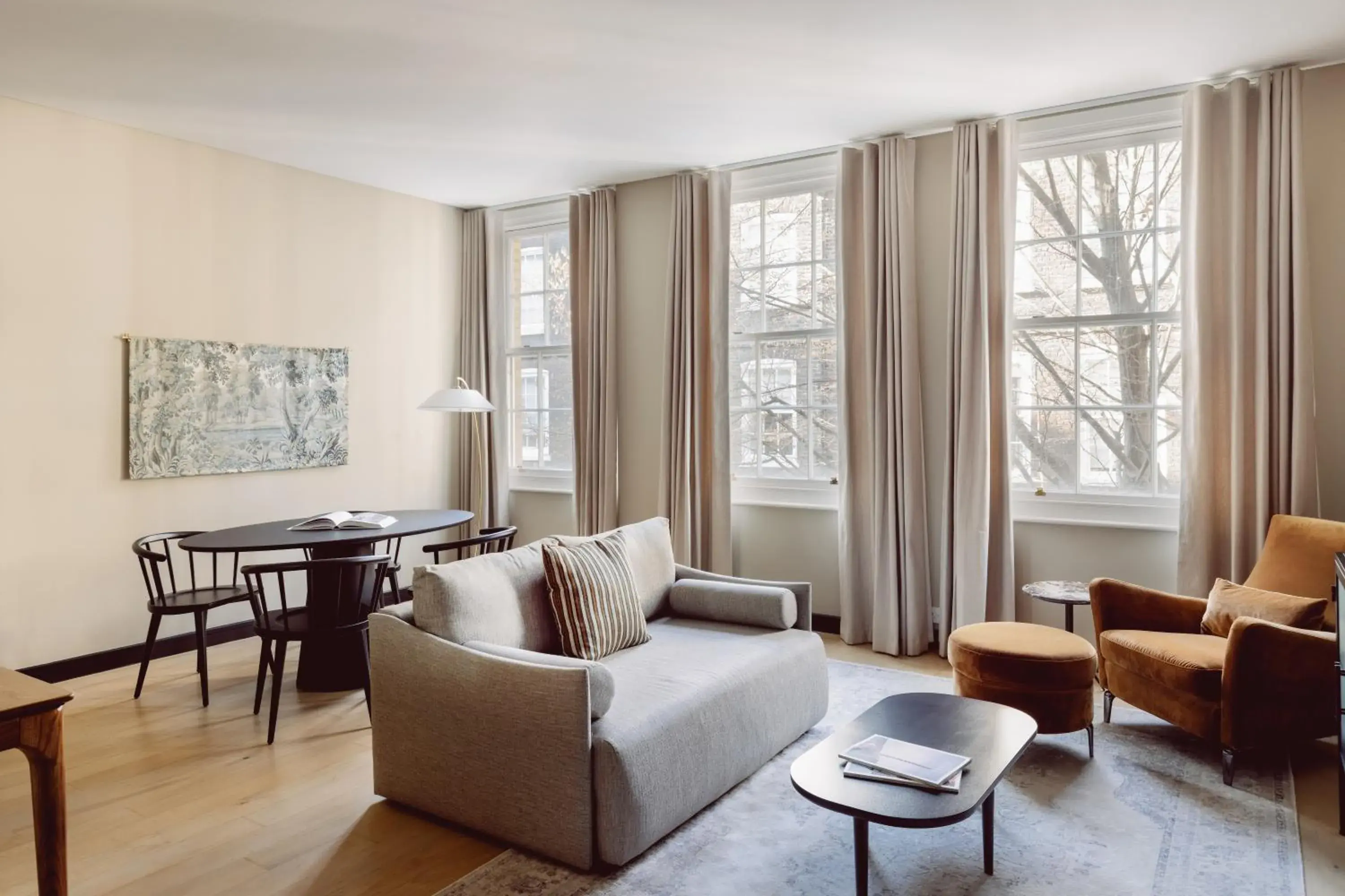 Three-Bedroom Apartment in Native Kings Wardrobe, St Pauls Three-Bedroom Apartment in Native Kings Wardrobe, St Pauls