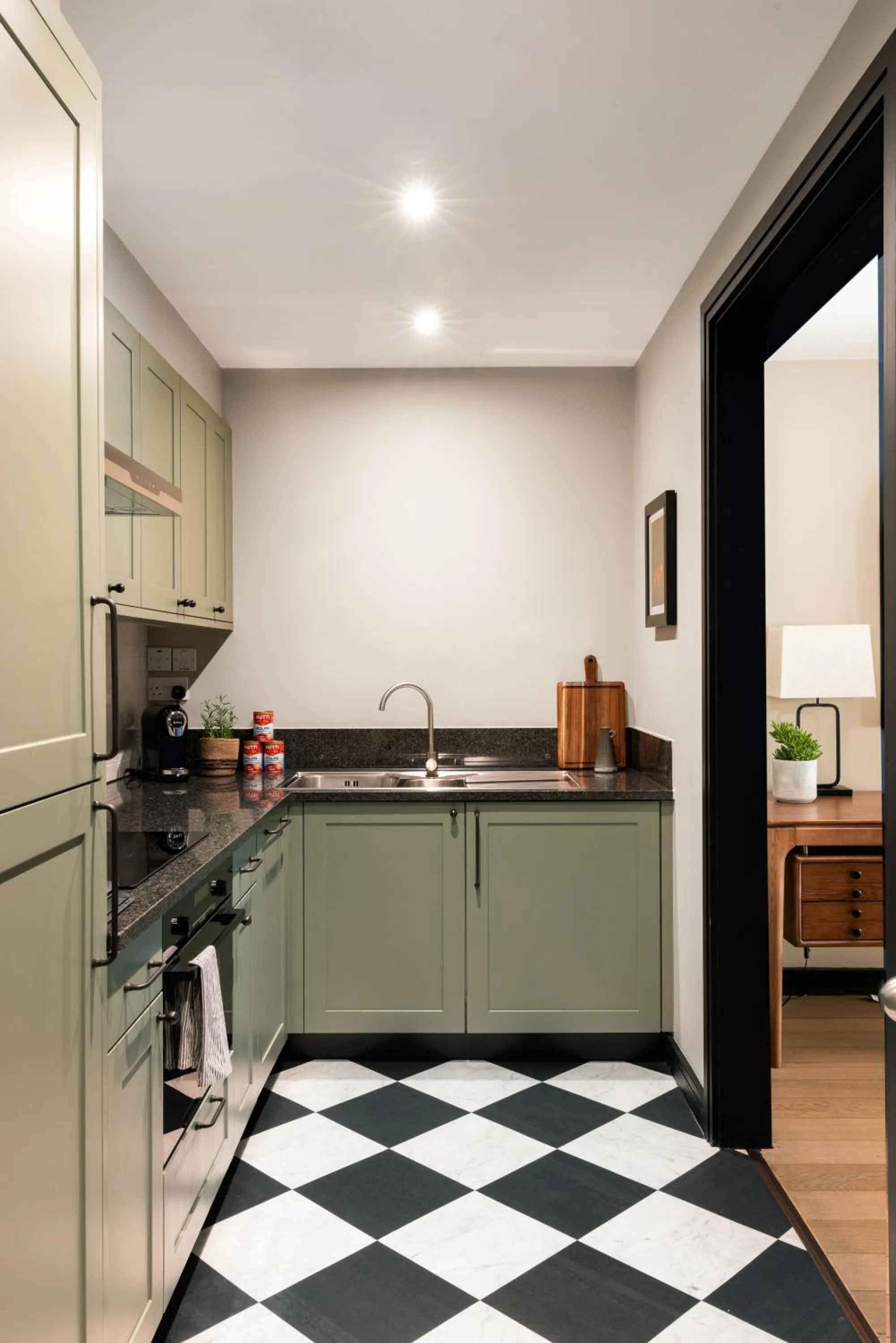 Kitchen or kitchenette in Native Kings Wardrobe, St Pauls