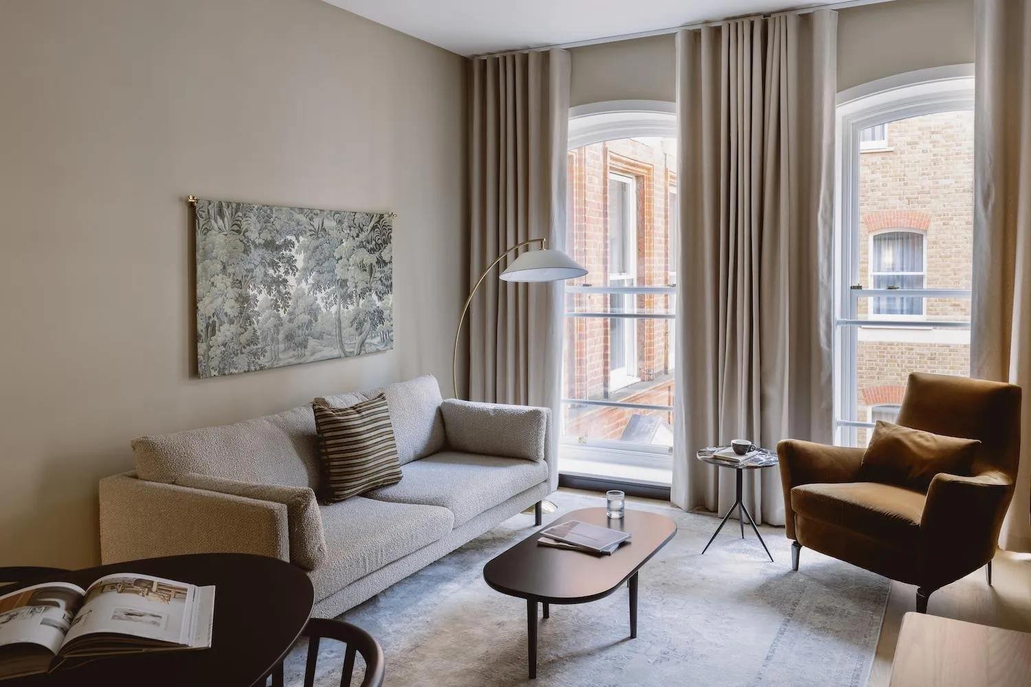 Premium Two Bedroom Apartment in Native Kings Wardrobe, St Pauls