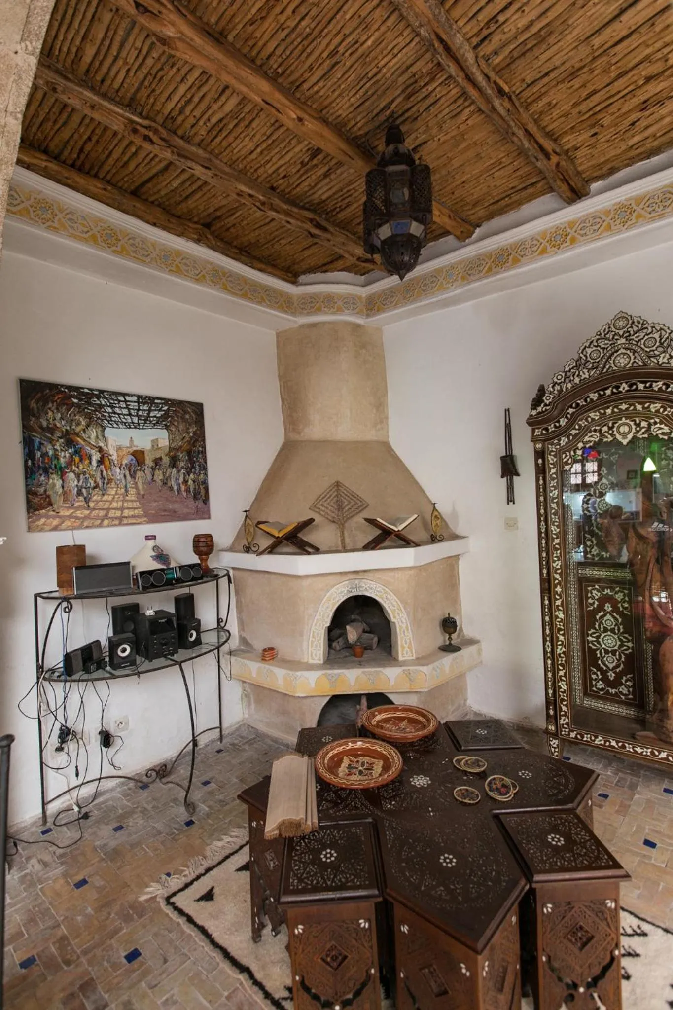 Lobby or reception in Dar Rahaothello