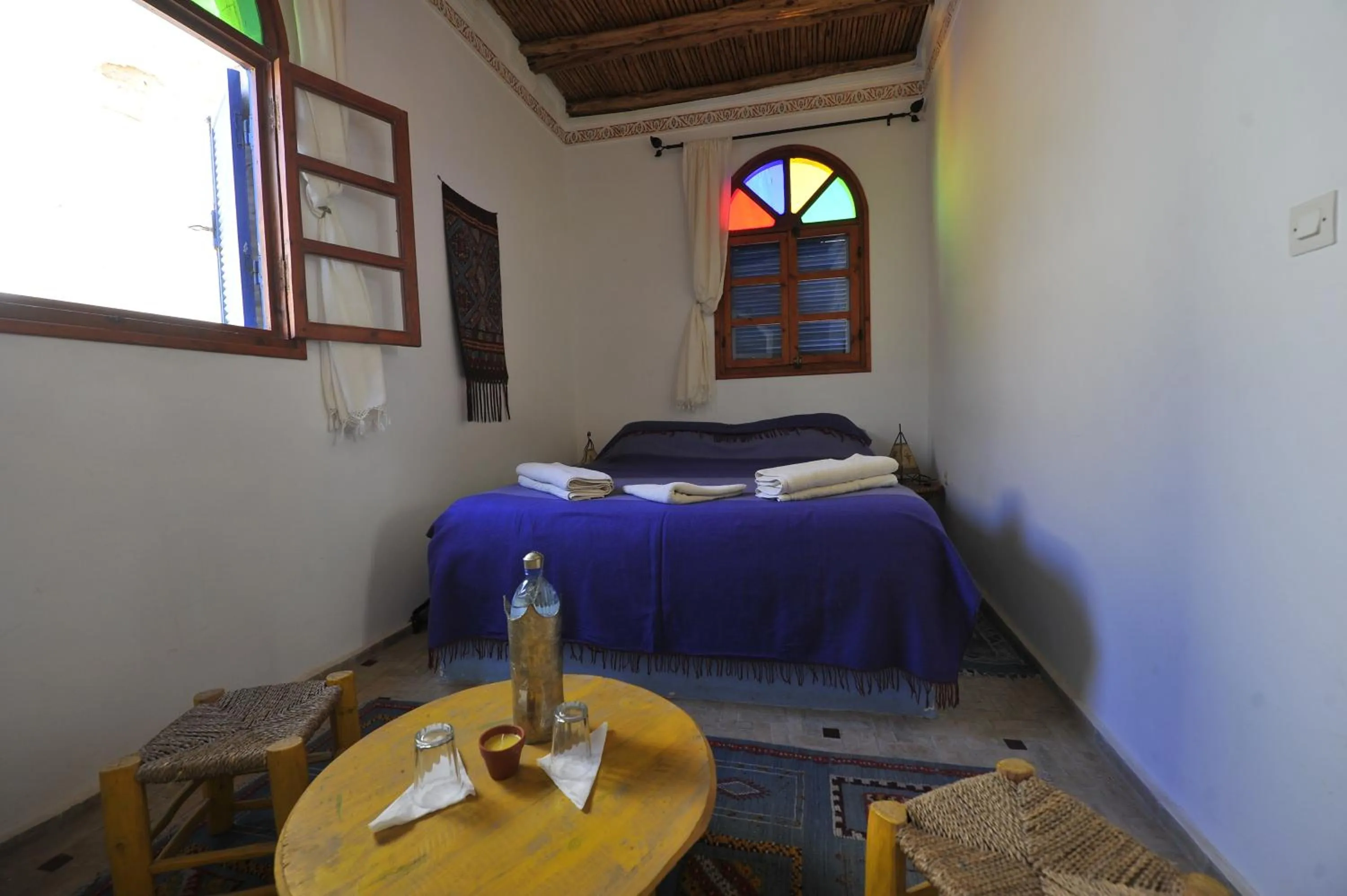 Bed in Dar Rahaothello
