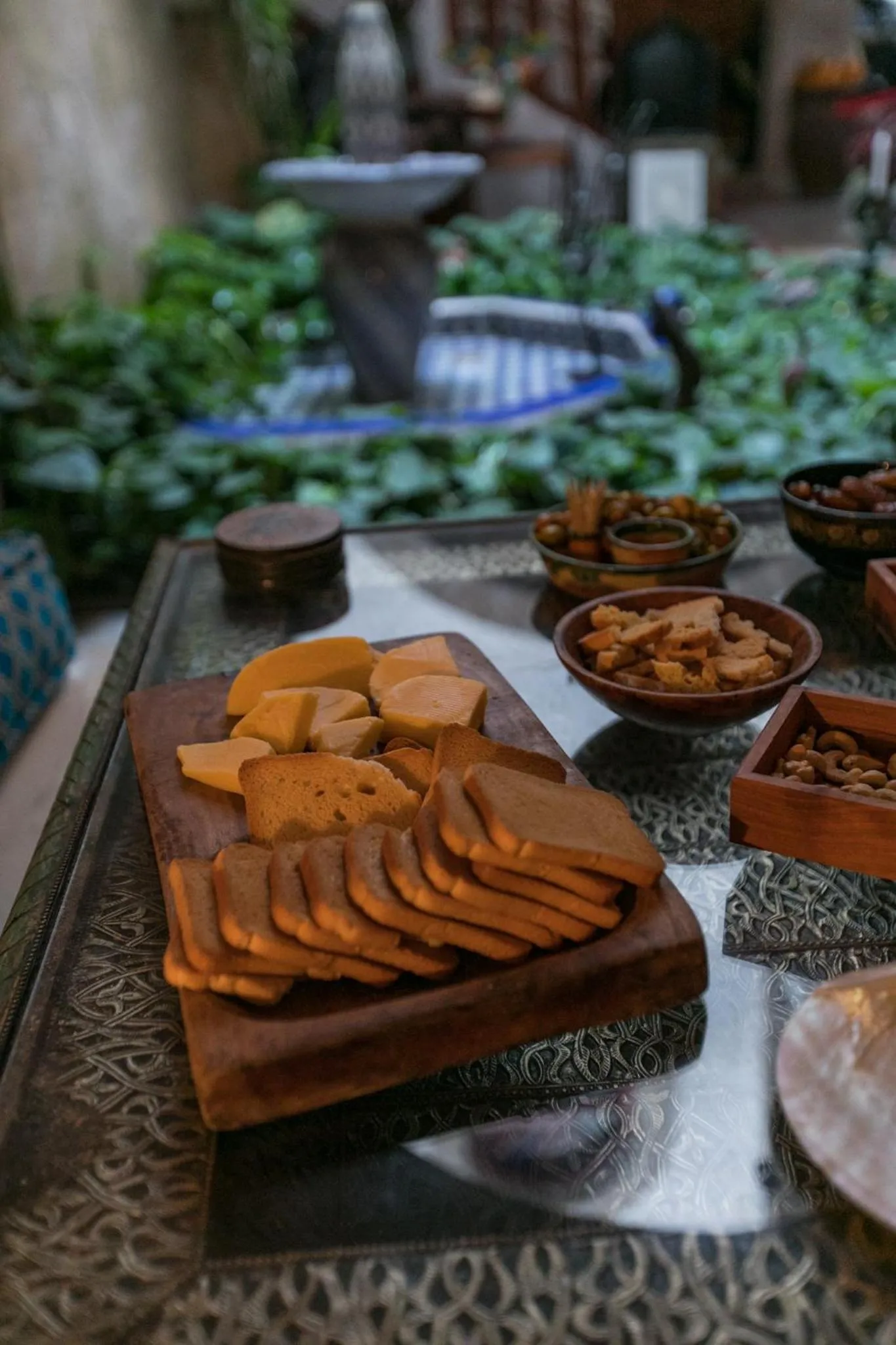 Meals in Dar Rahaothello