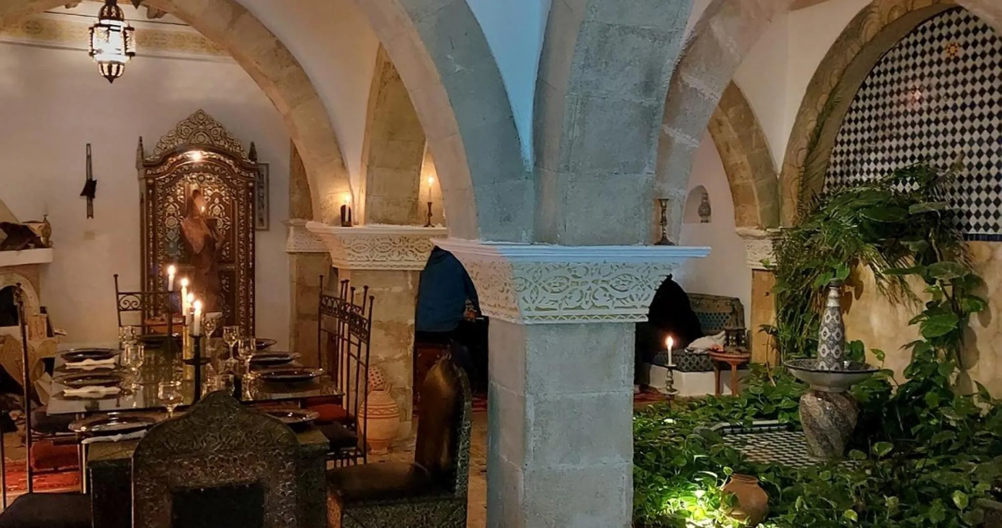 Restaurant/places to eat in Dar Rahaothello