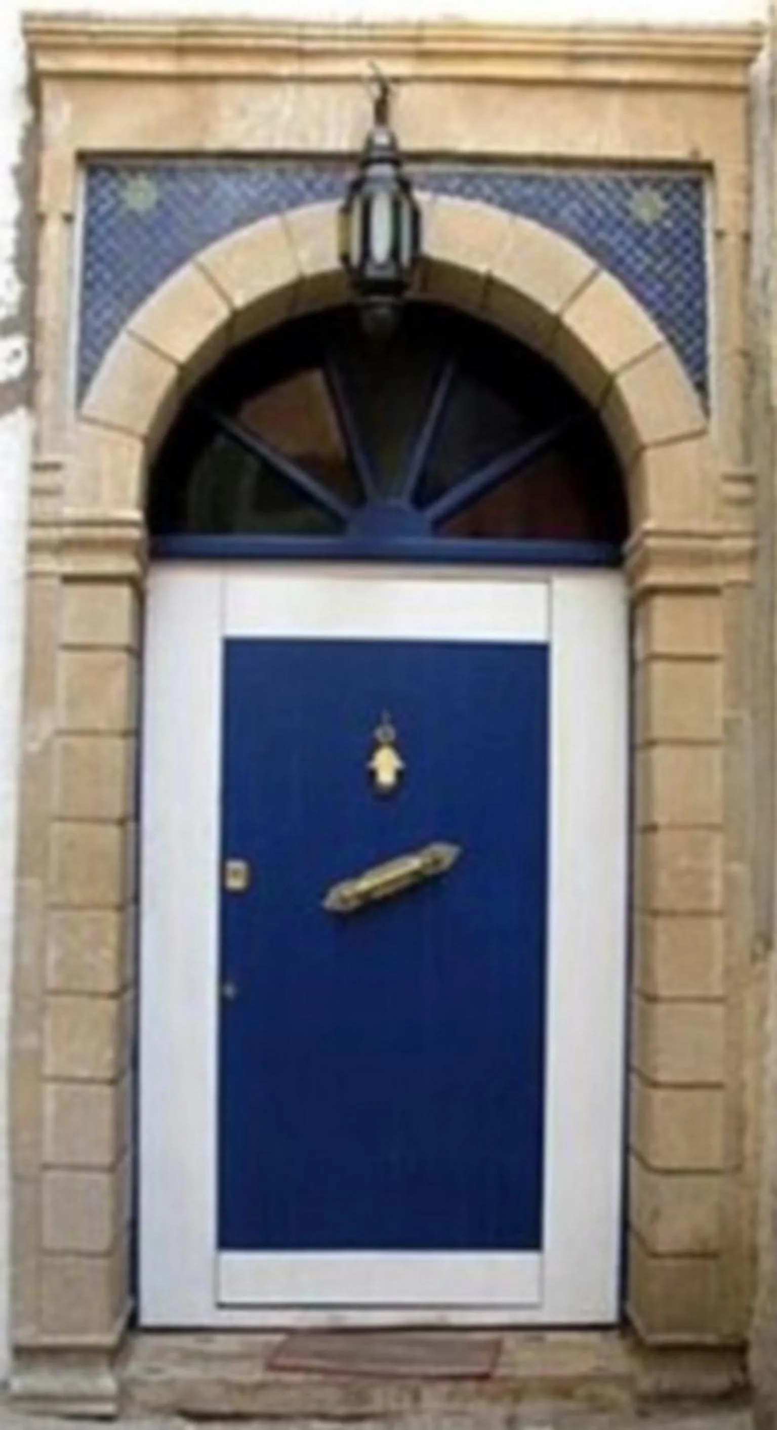 Facade/entrance in Dar Rahaothello