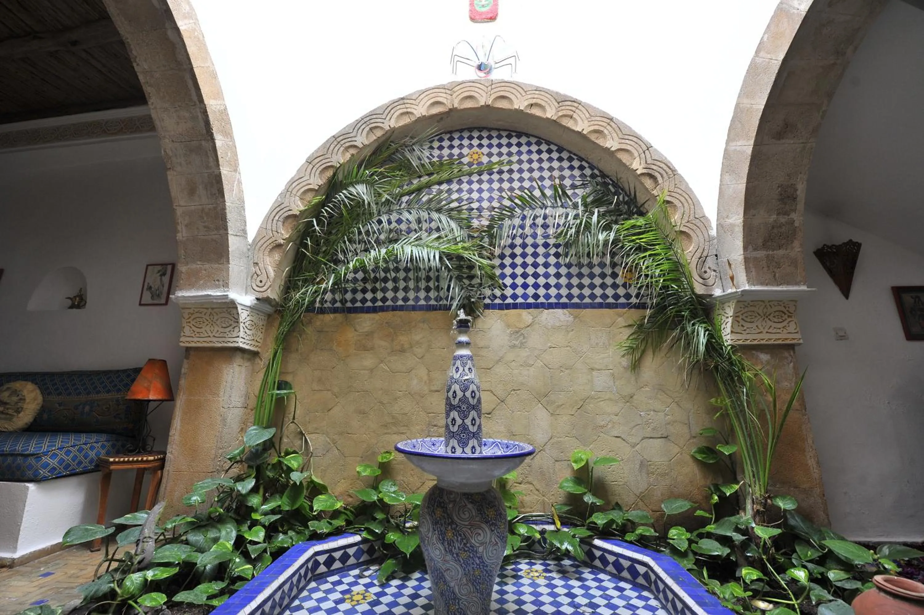 Decorative detail in Dar Rahaothello