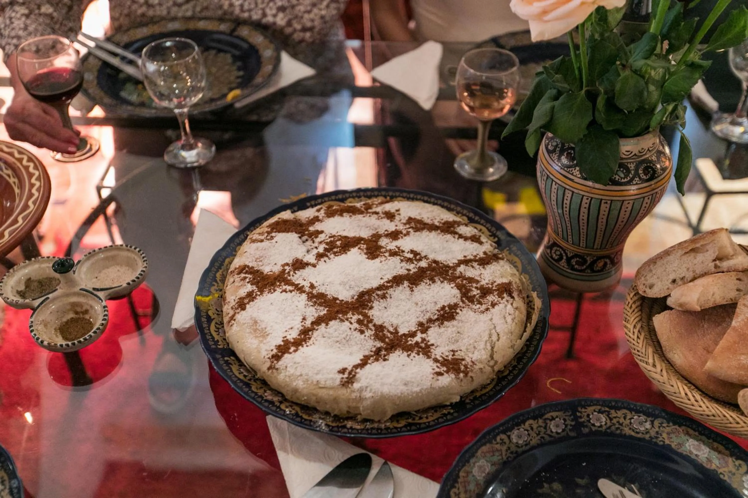 Restaurant/places to eat in Dar Rahaothello