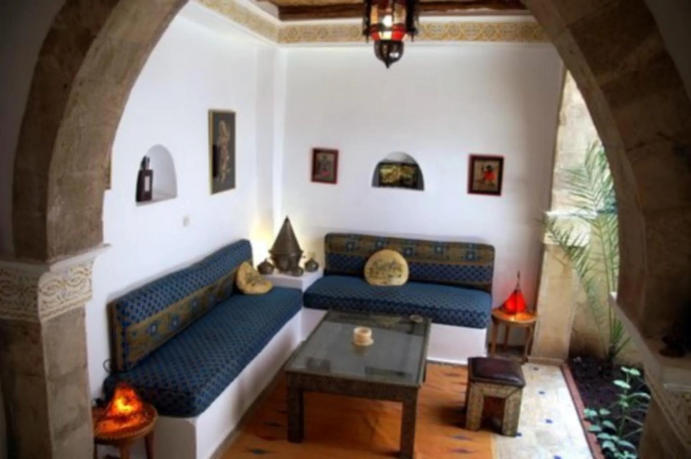 Communal lounge/ TV room in Dar Rahaothello