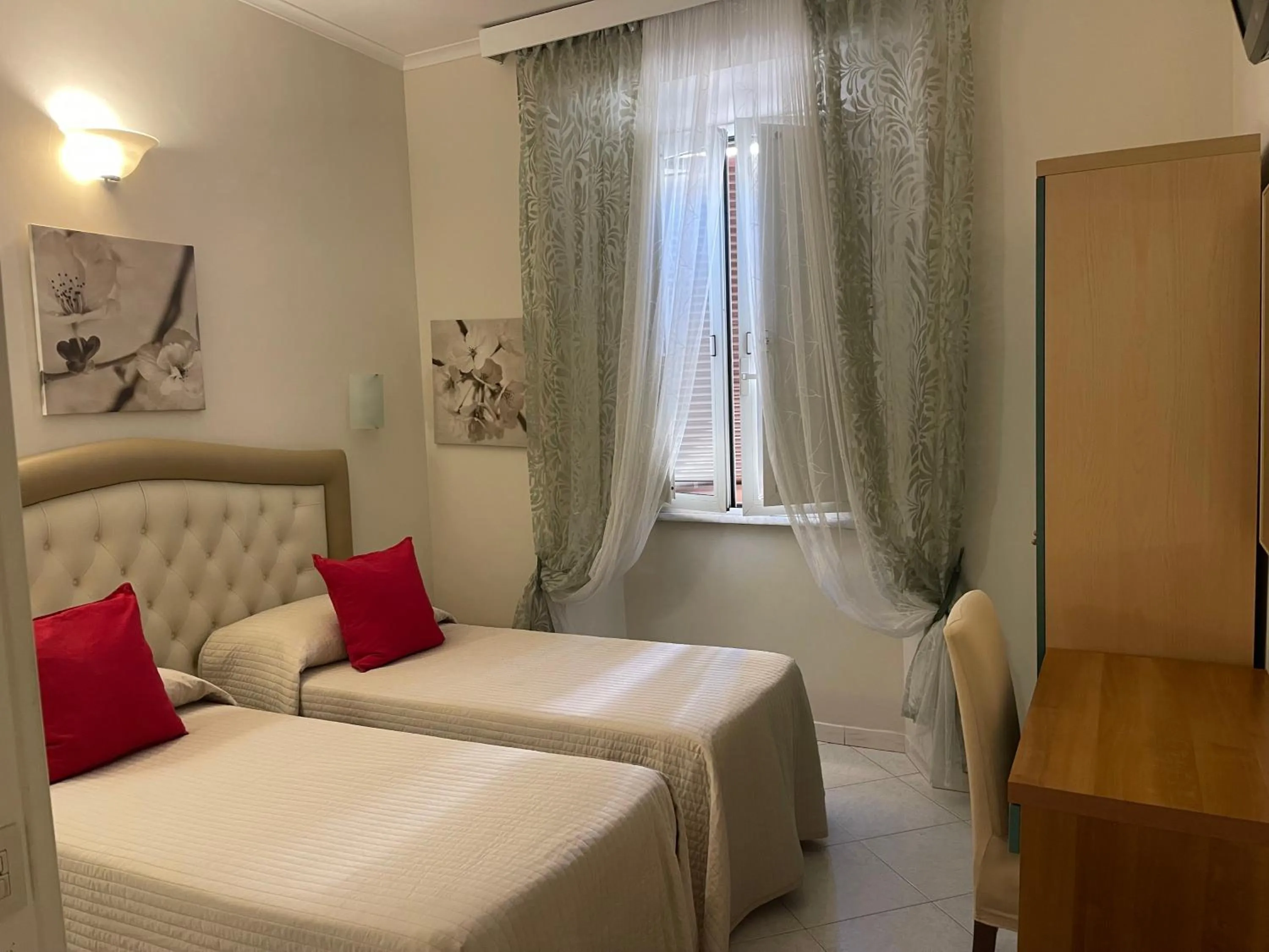 Property building, Bed in B&B Andy&LU