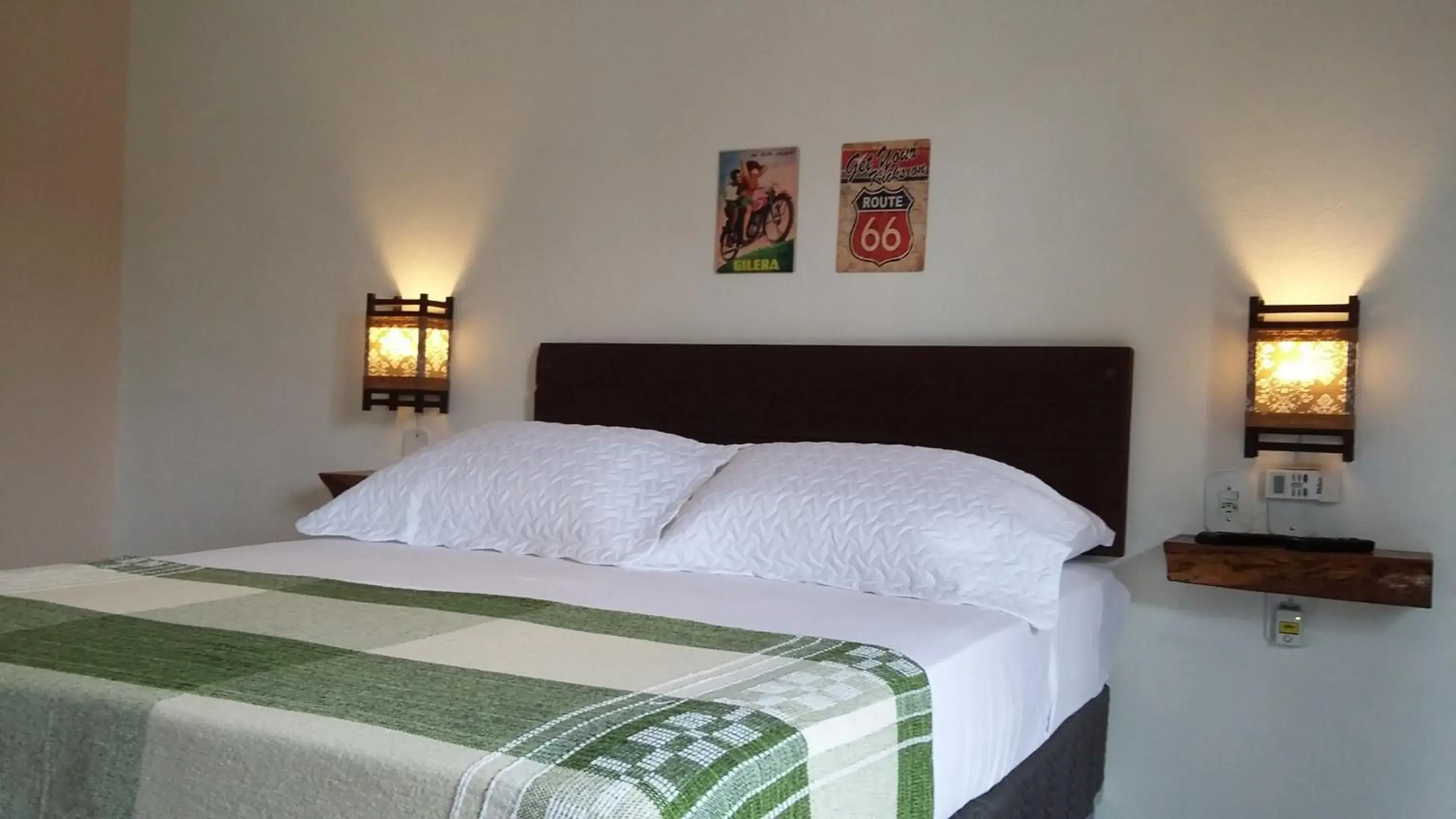 Quadruple Room with Balcony in Santa Monica Hospedaria Quadruple Room with Balcony in Santa Monica Hospedaria