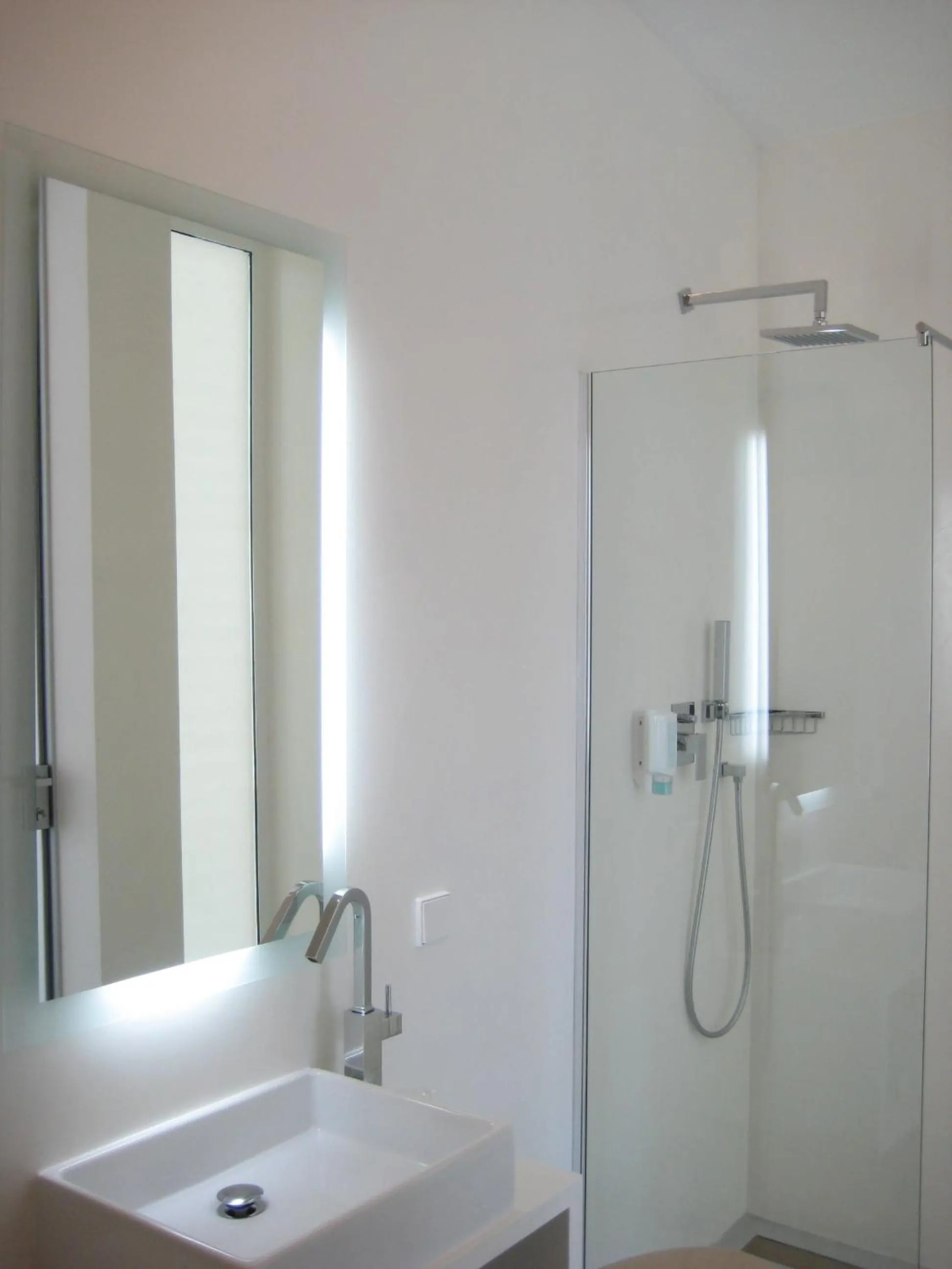 Shower in Legrenzi Rooms