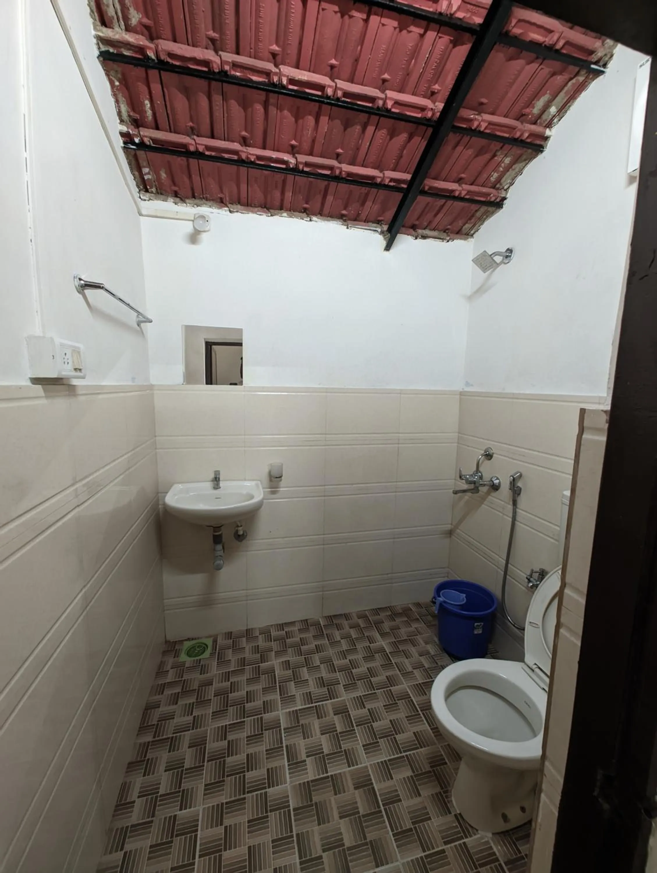 Toilet in Vinsons Cottages