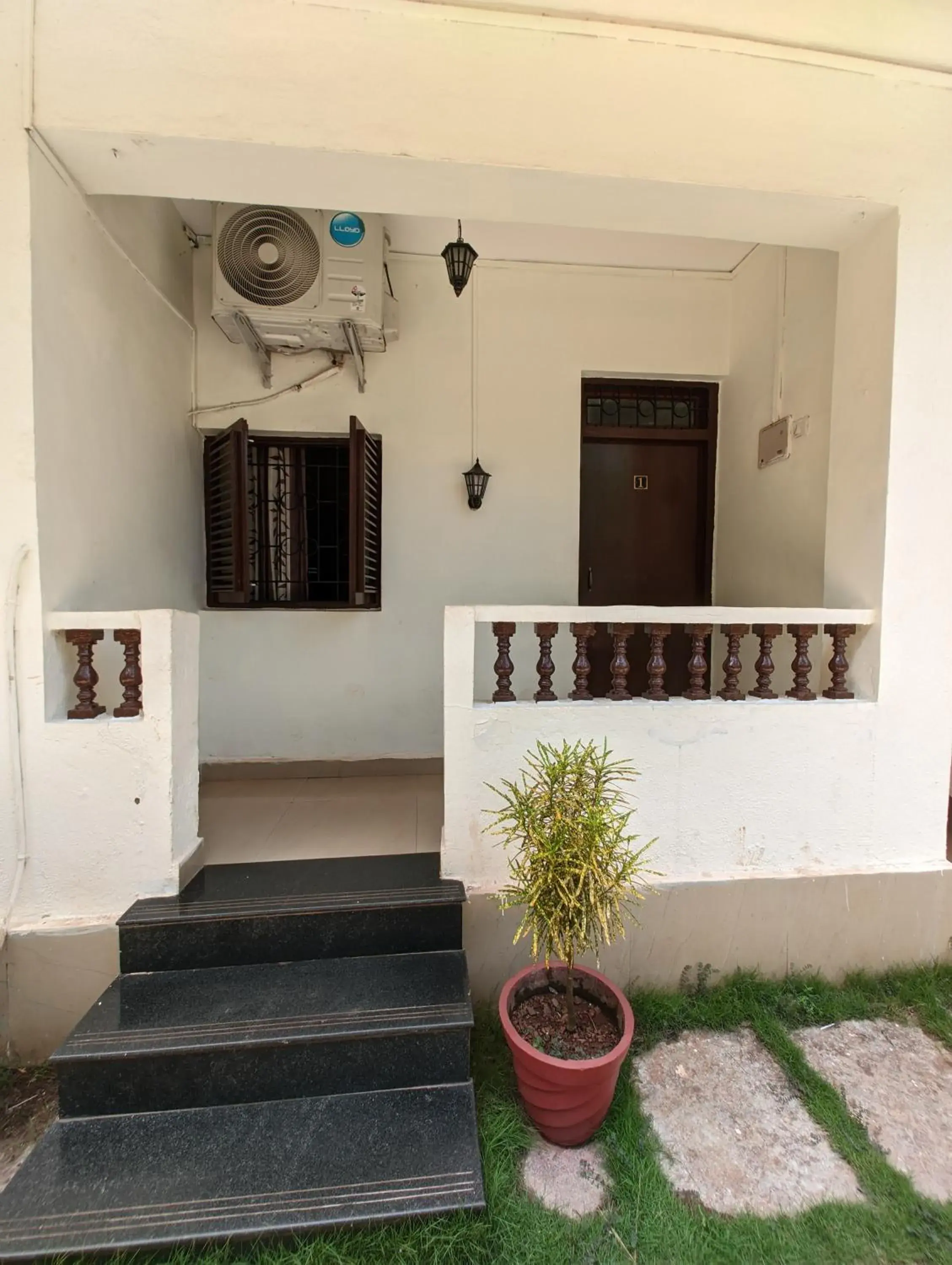 Property building in Vinsons Cottages Property building in Vinsons Cottages