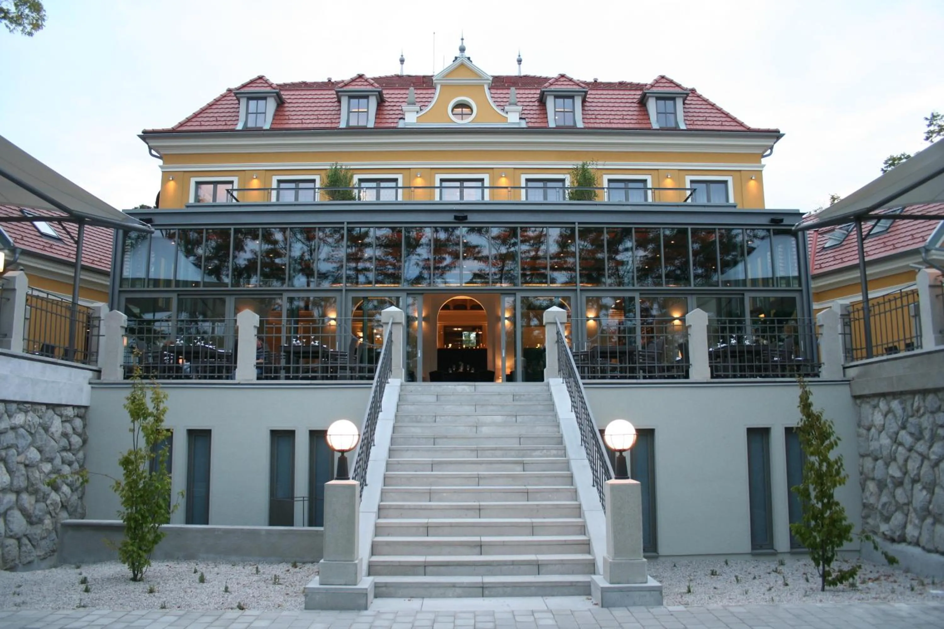 Facade/entrance in Hotel ALBRECHT