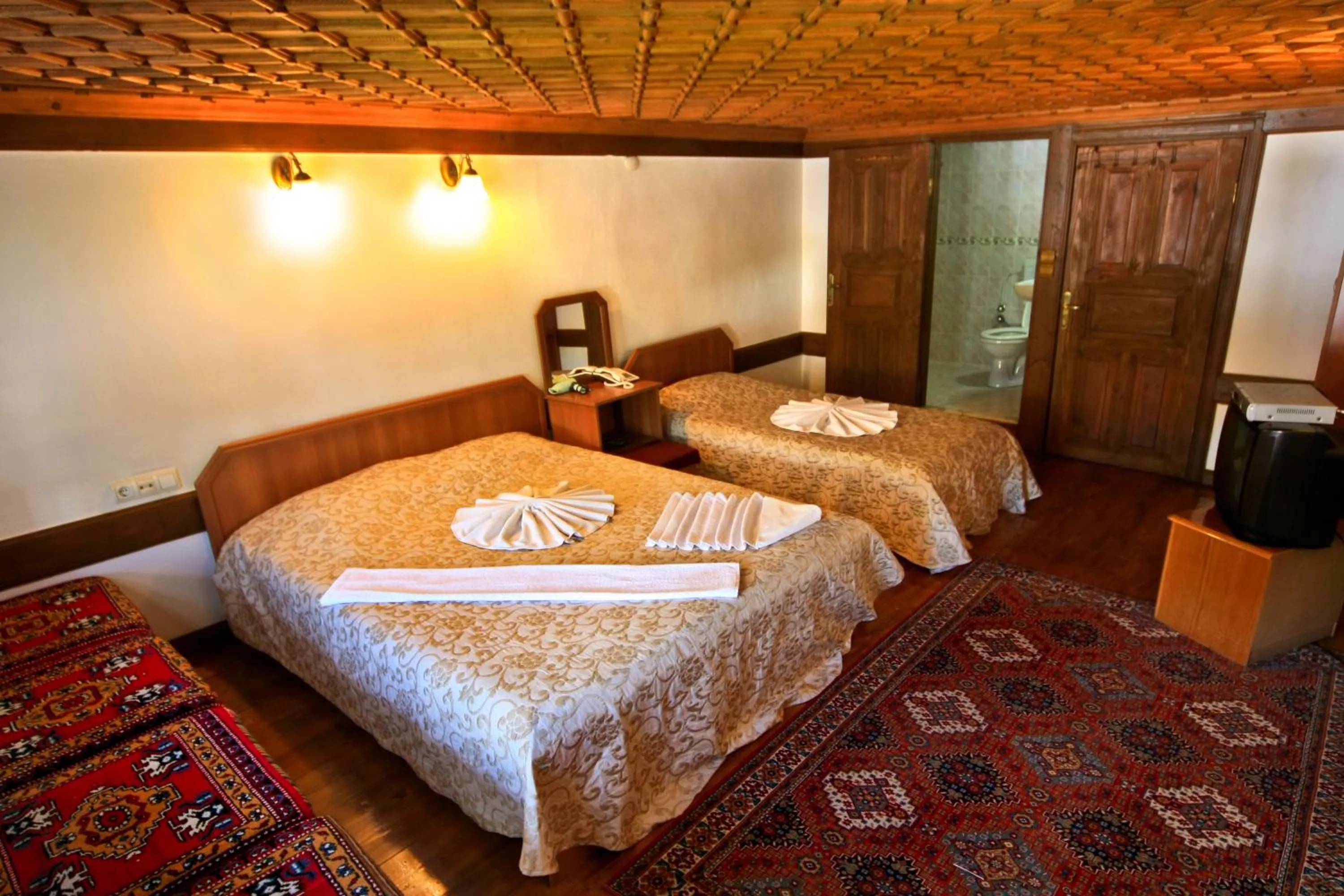 Bed in Cakiroglu Konak