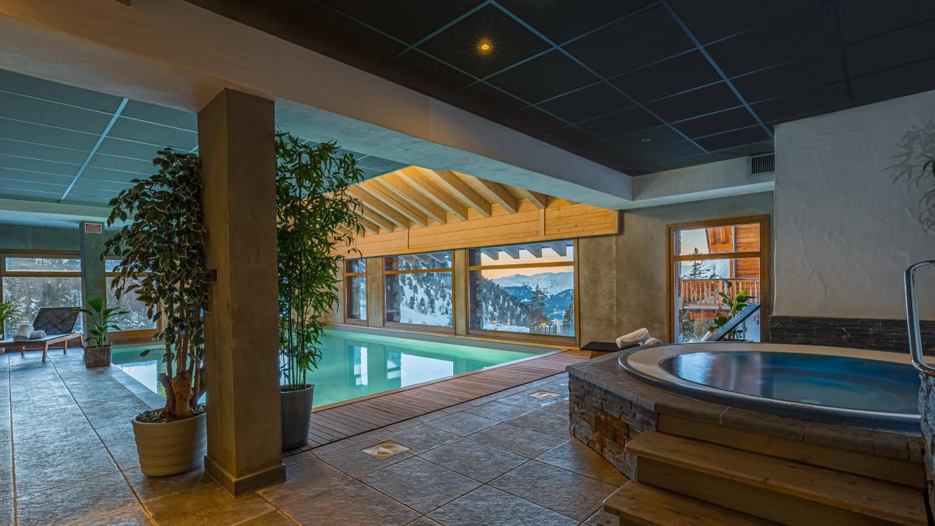 Spa and wellness centre/facilities in Hôtel Carlina by Les Etincelles