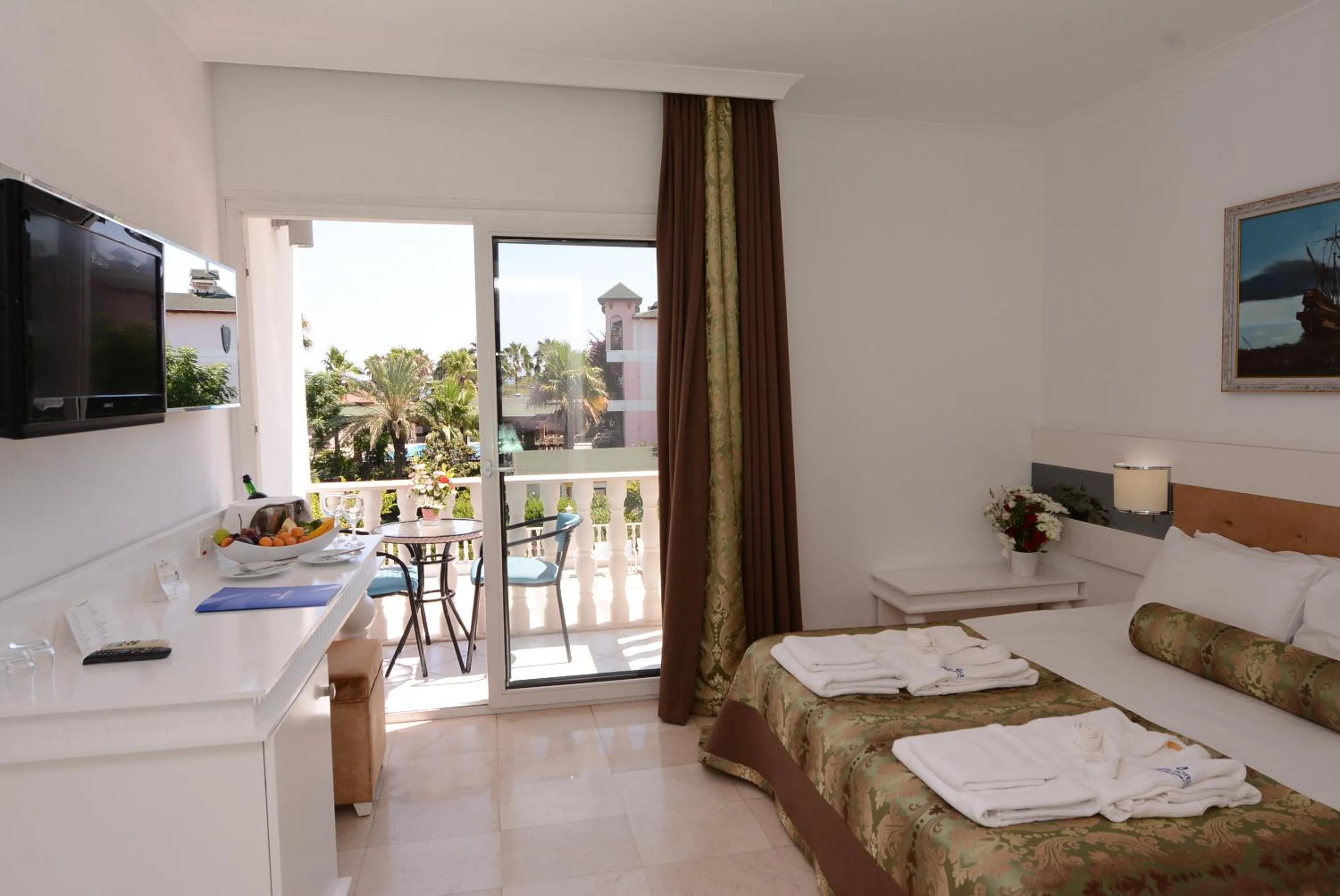Property building, Bed in Onkel Resort Hotel