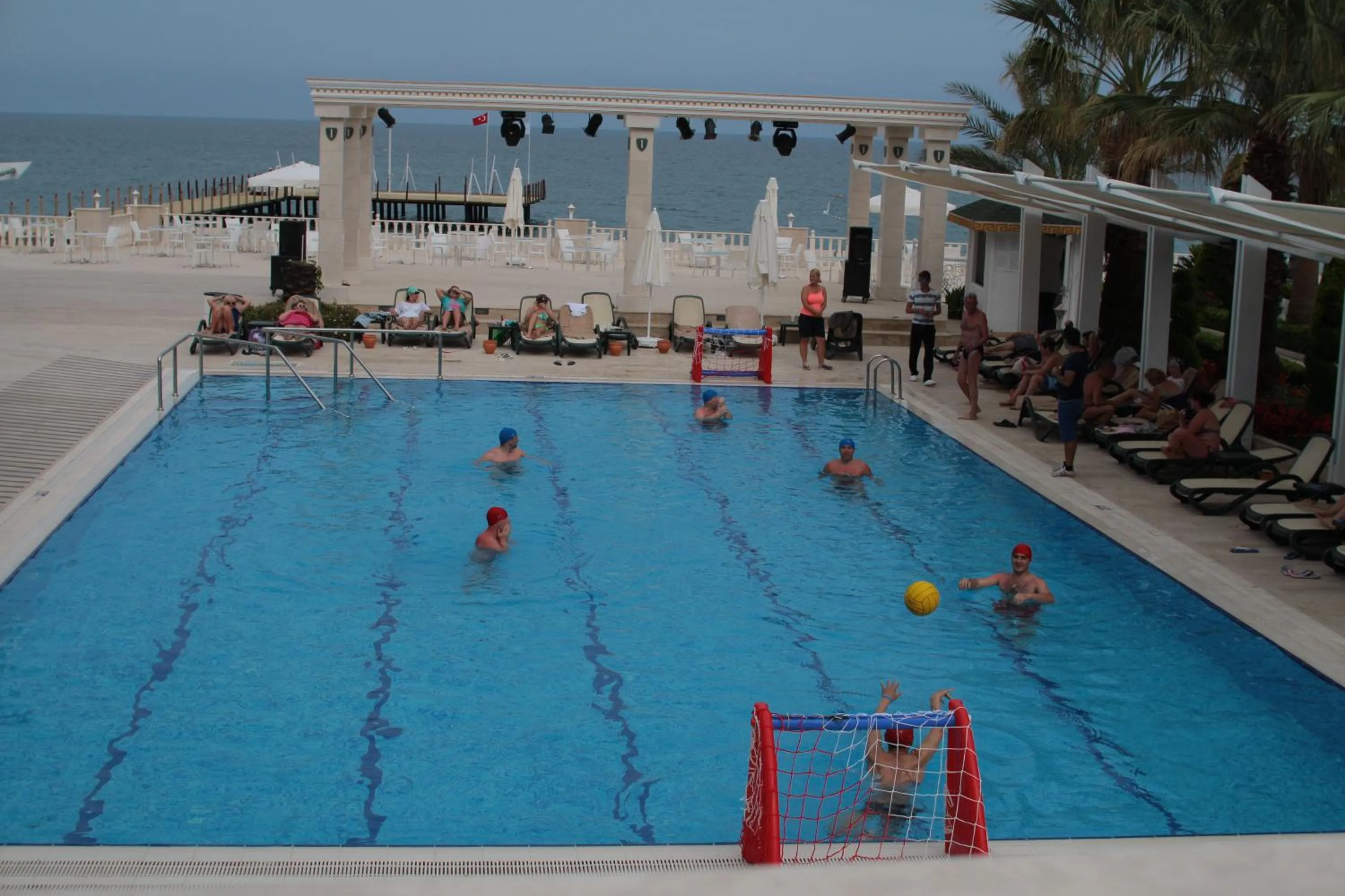 Swimming pool in Onkel Resort Hotel