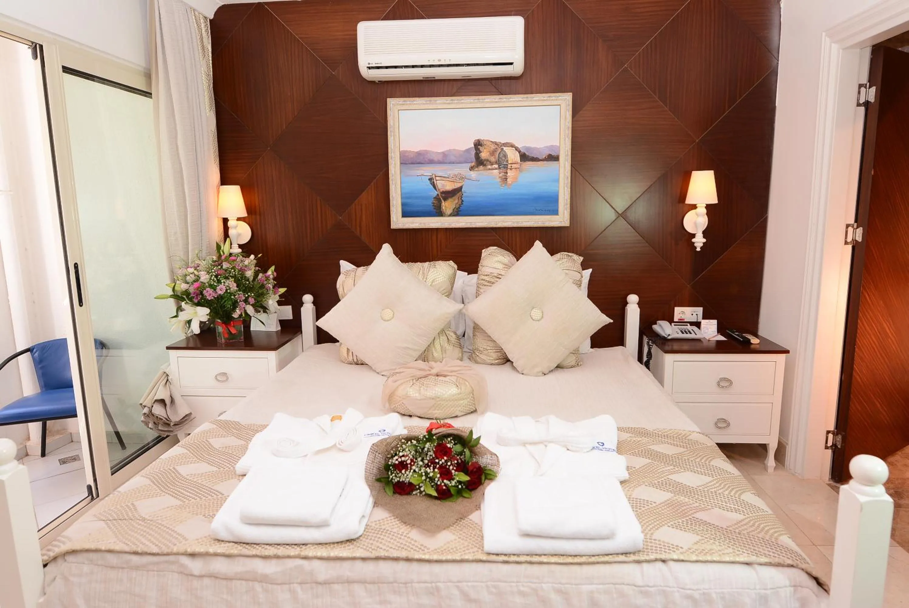 Bedroom, Bed in Onkel Resort Hotel