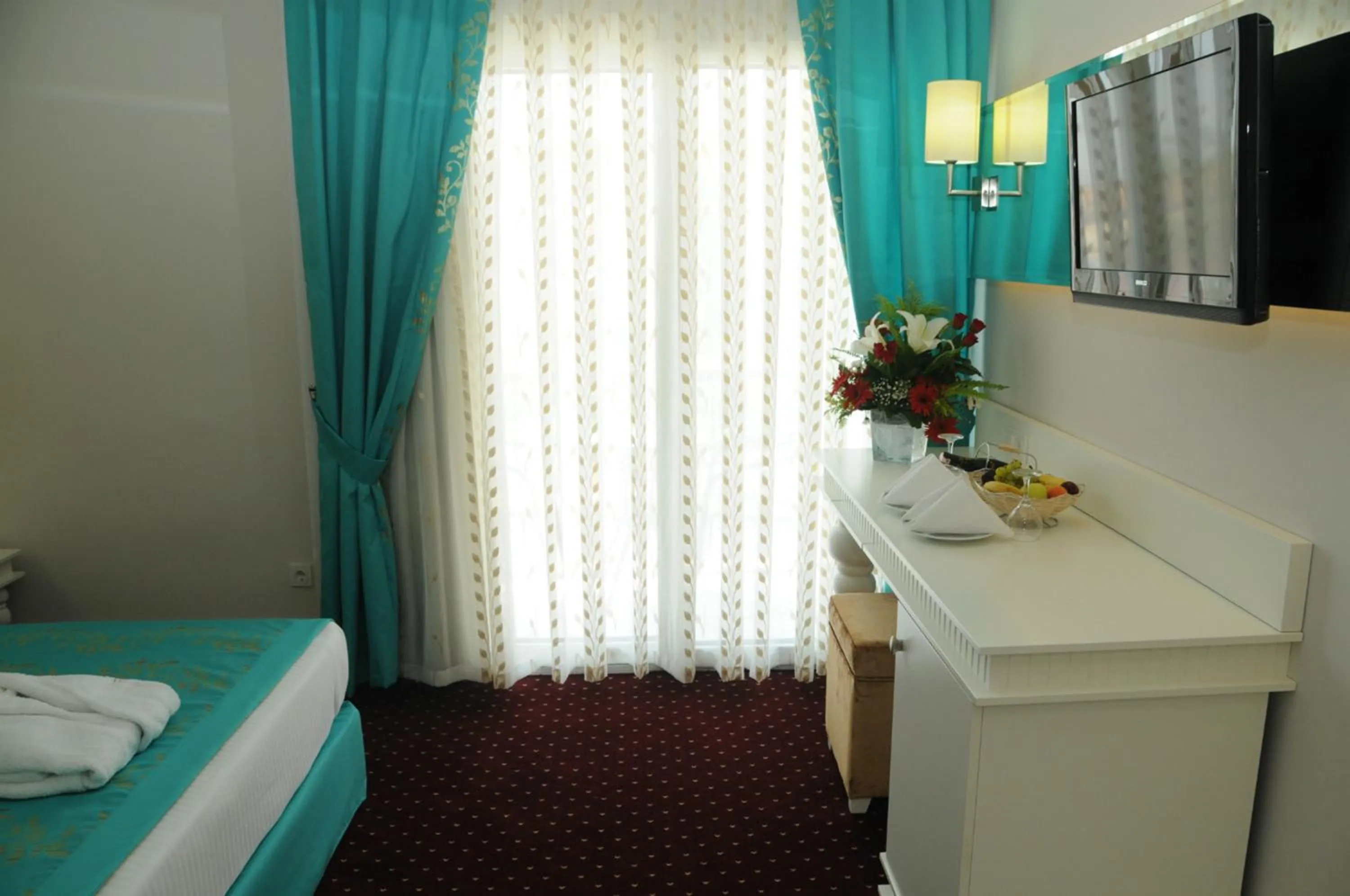 Photo of the whole room, Bed in Onkel Resort Hotel
