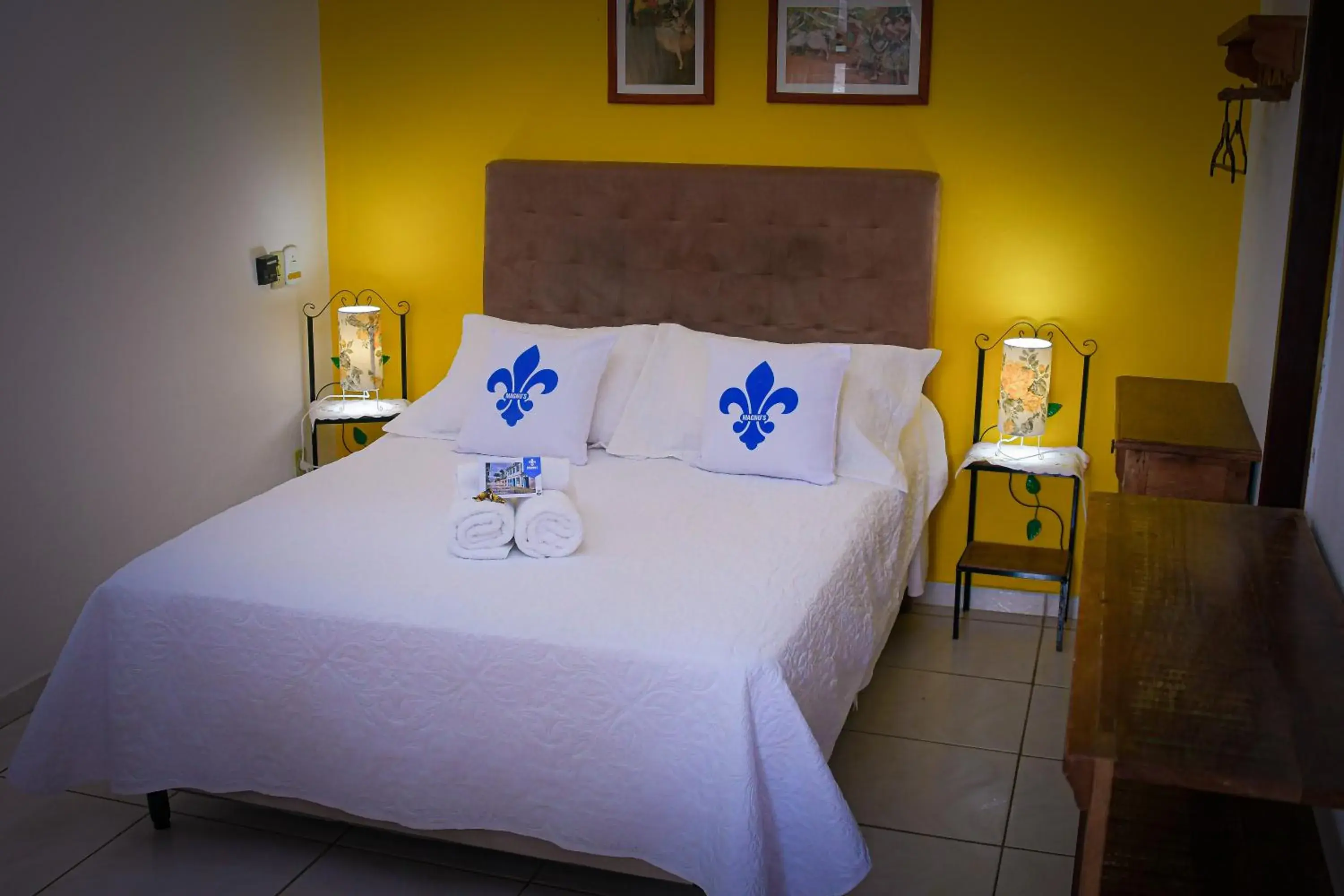 Property building, Bed in Magnu´s Pousada Property building, Bed in Magnu´s Pousada