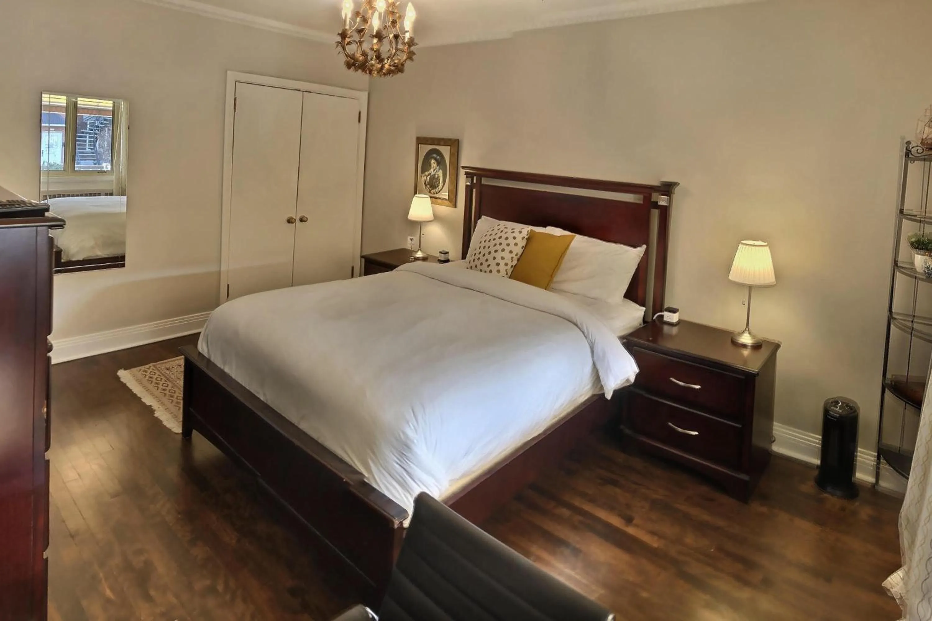 Bed in Gite du Survenant Montreal