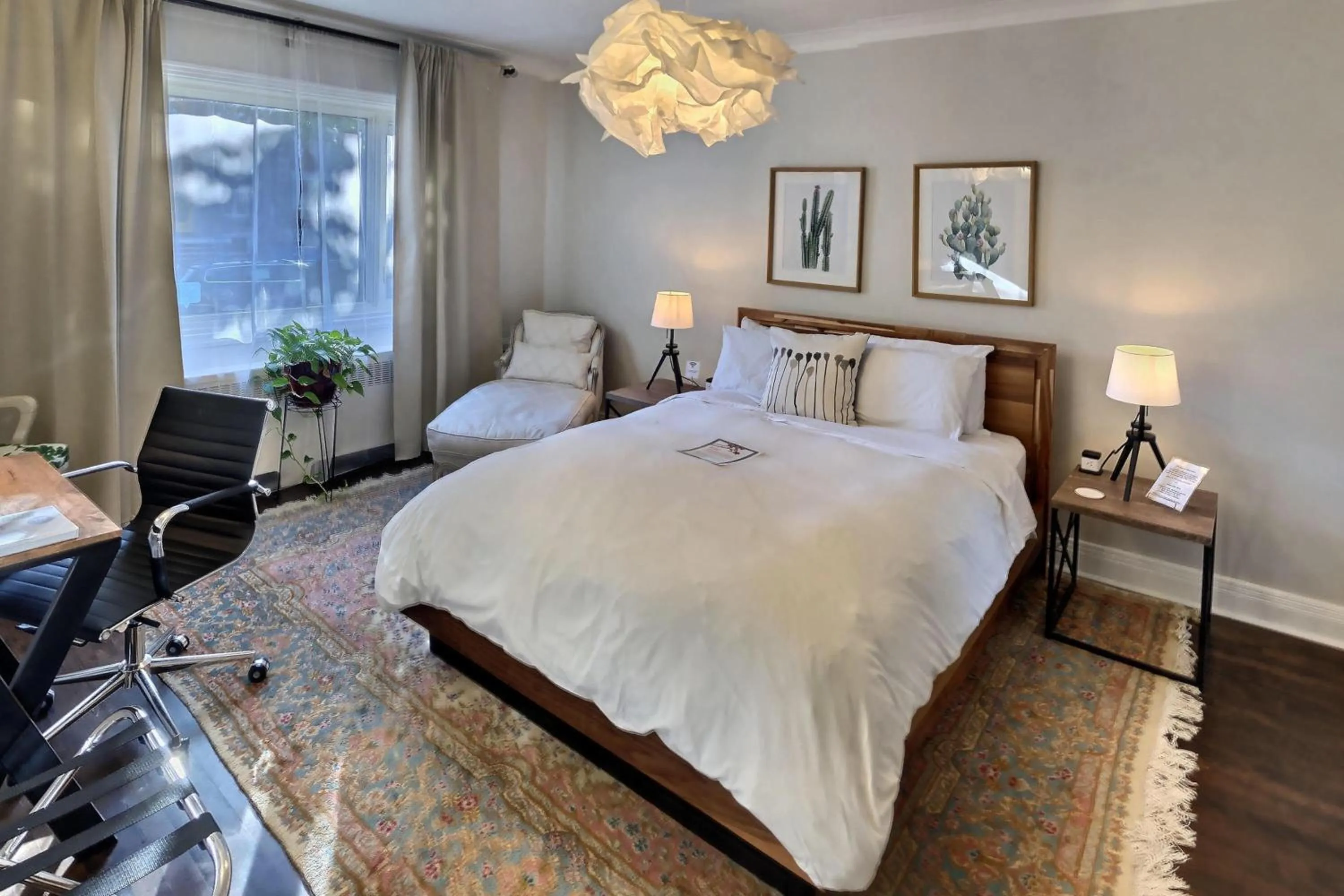 Bedroom, Bed in Gite du Survenant Montreal